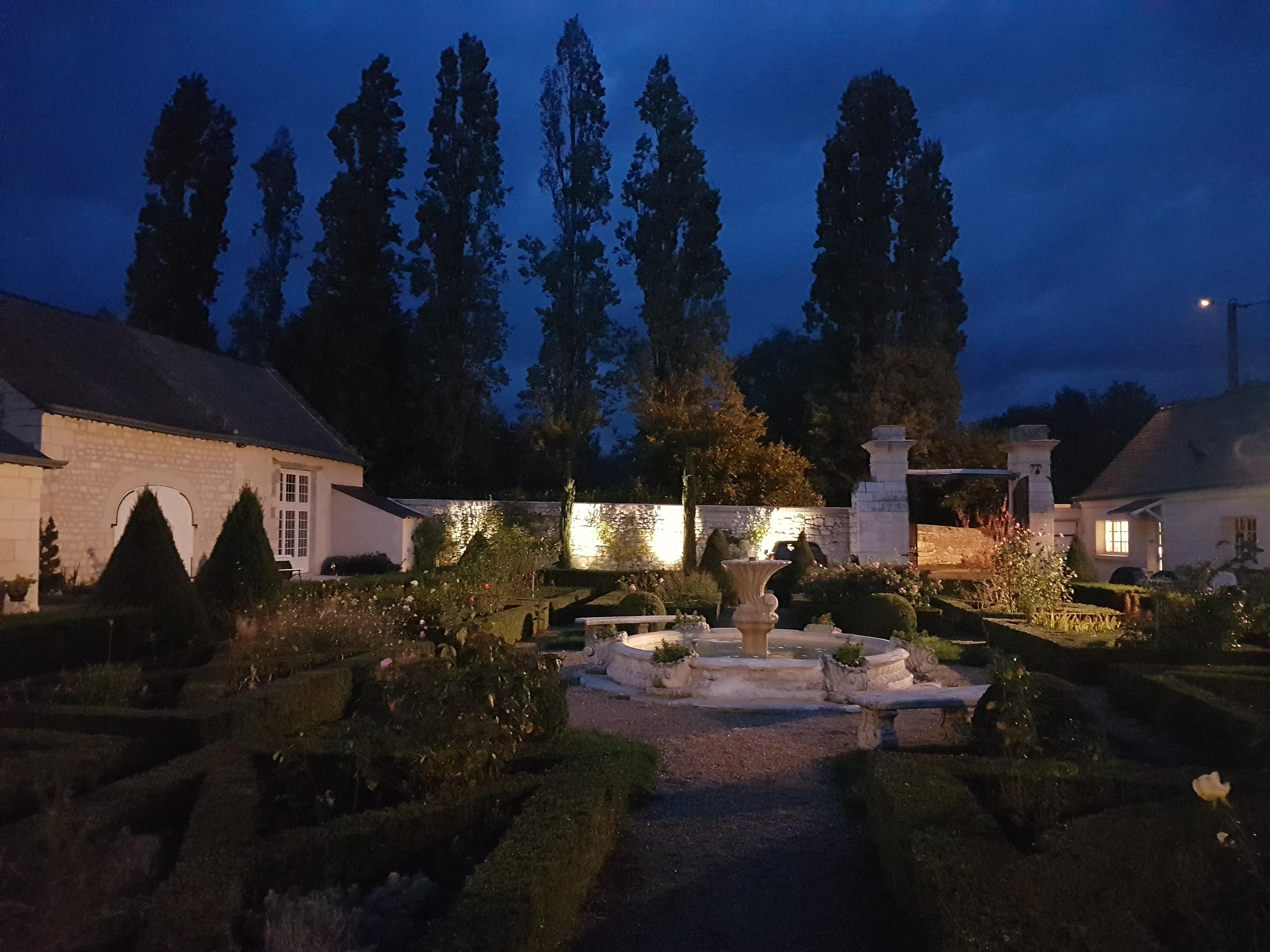 French property for sale in Huismes, Indre-et-Loire - €1,100,000 - photo 