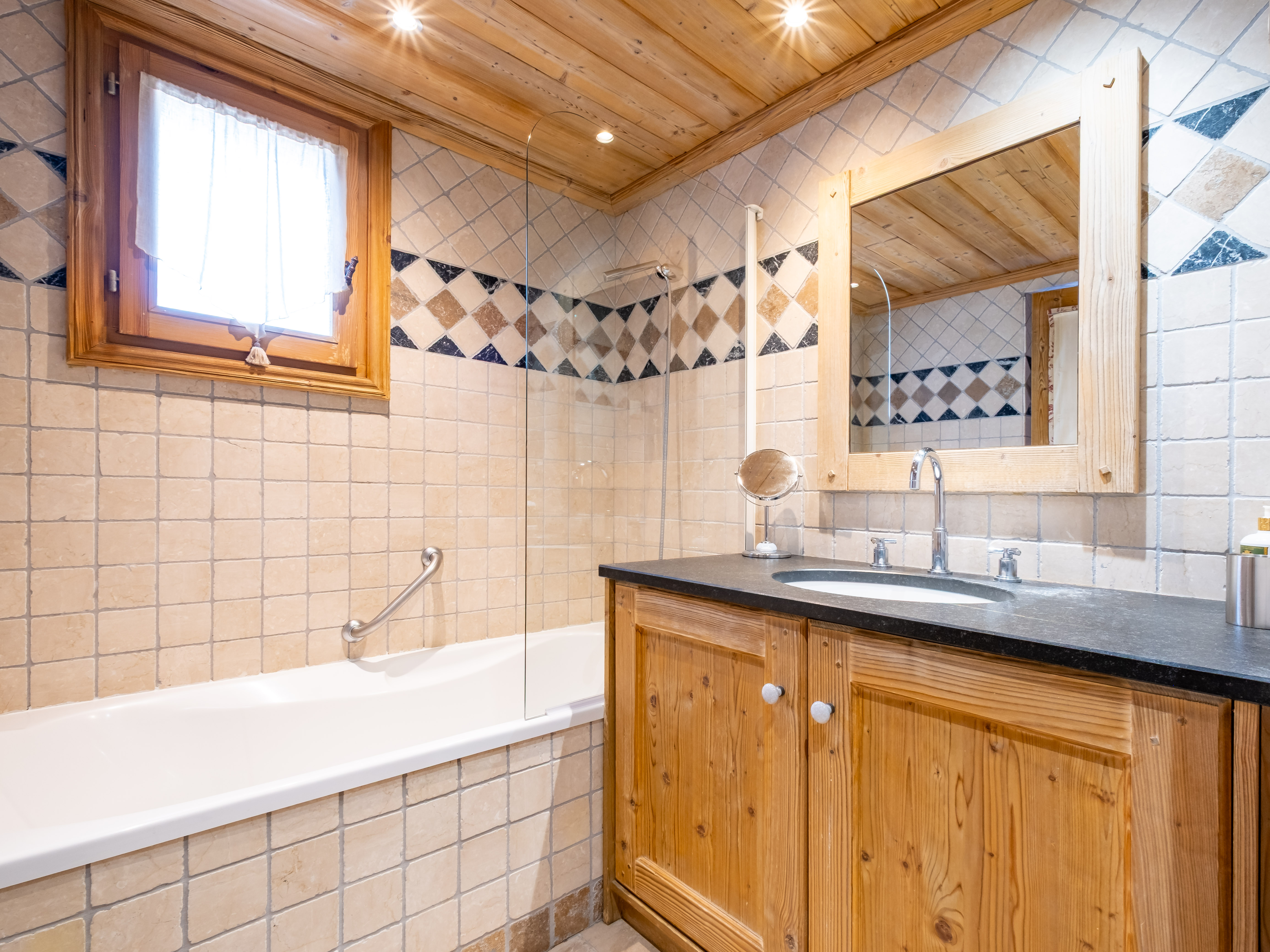 Propriété en France à vendre à Les Allues, Savoie - &#8364;1 545 000 - photo 