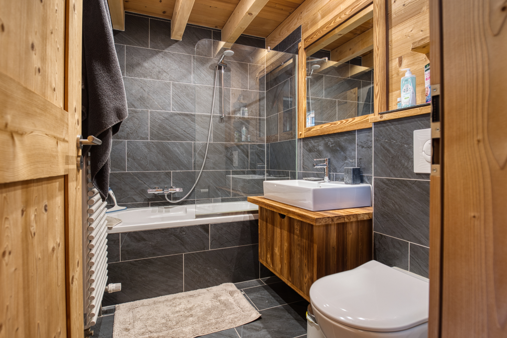 French property for sale in Châtel, Haute-Savoie - €2,495,000 - photo 