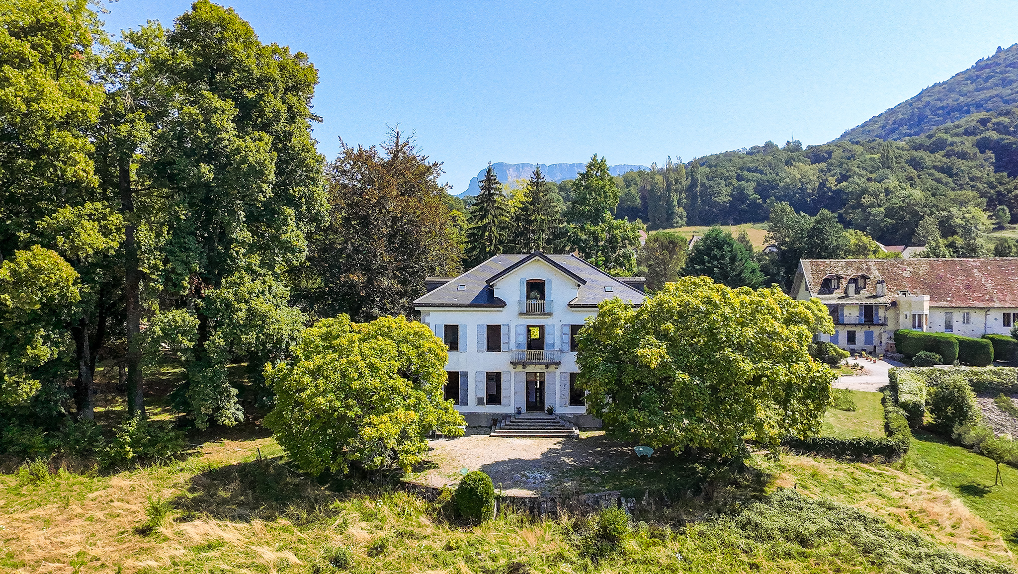 French property for sale in Annecy, Haute-Savoie - €3,885,000 - photo 