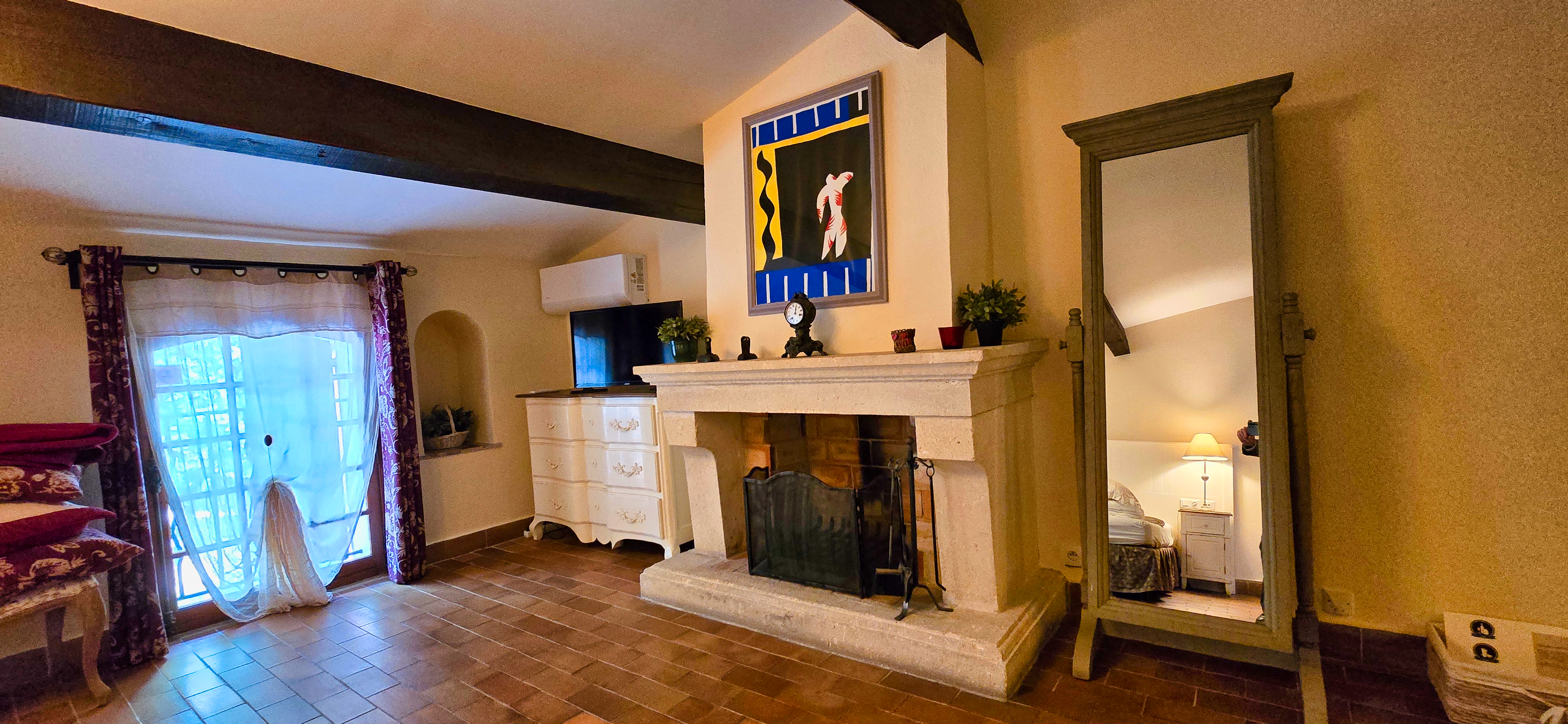 French property for sale in Besse-sur-Issole, Var - €1,850,000 - photo 