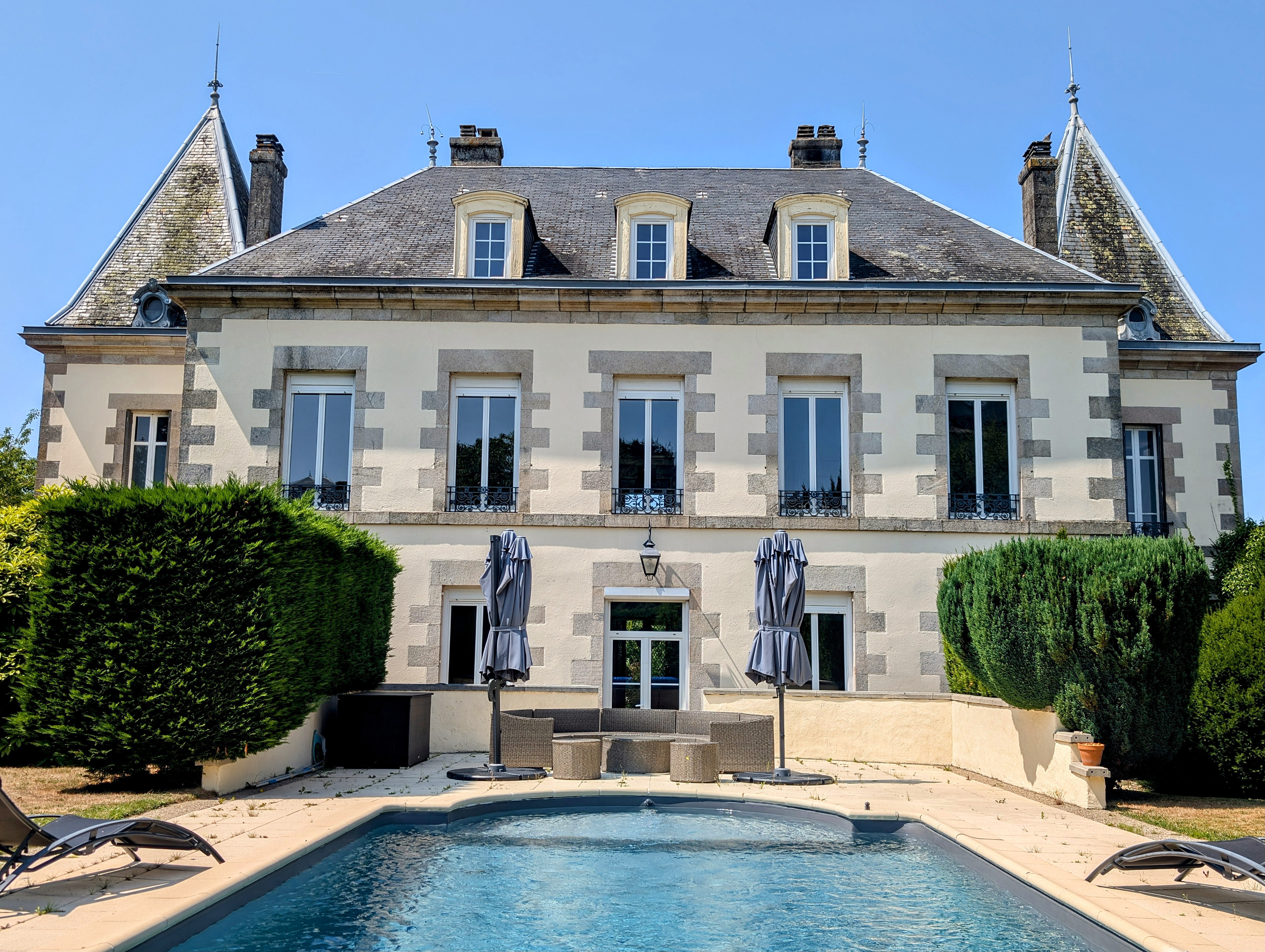French property for sale in Châlus, Haute-Vienne - €895,000 - photo 