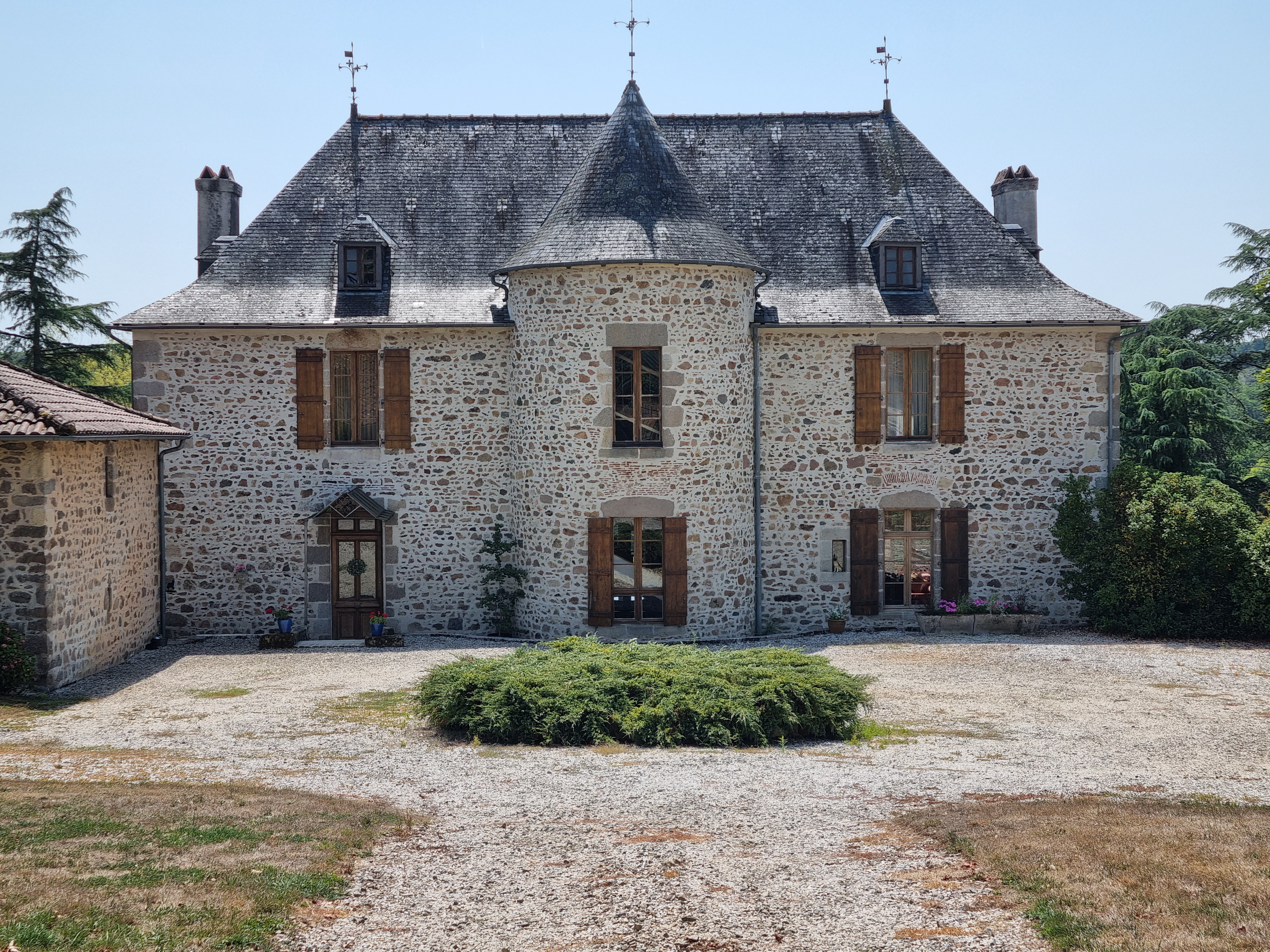French property for sale in Lesterps, Charente - €1,054,700 - photo 
