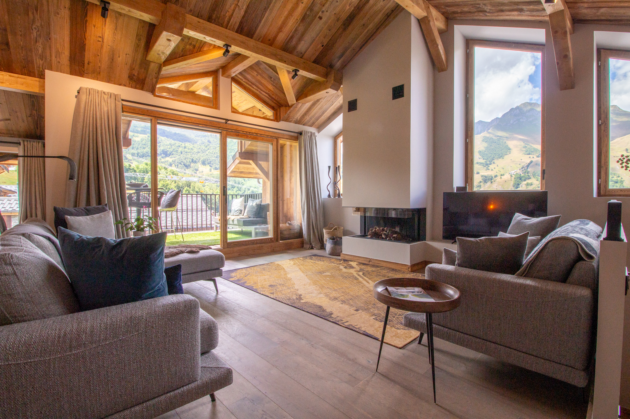 French property for sale in Saint-Martin-de-Belleville, Savoie - €2,595,000 - photo 