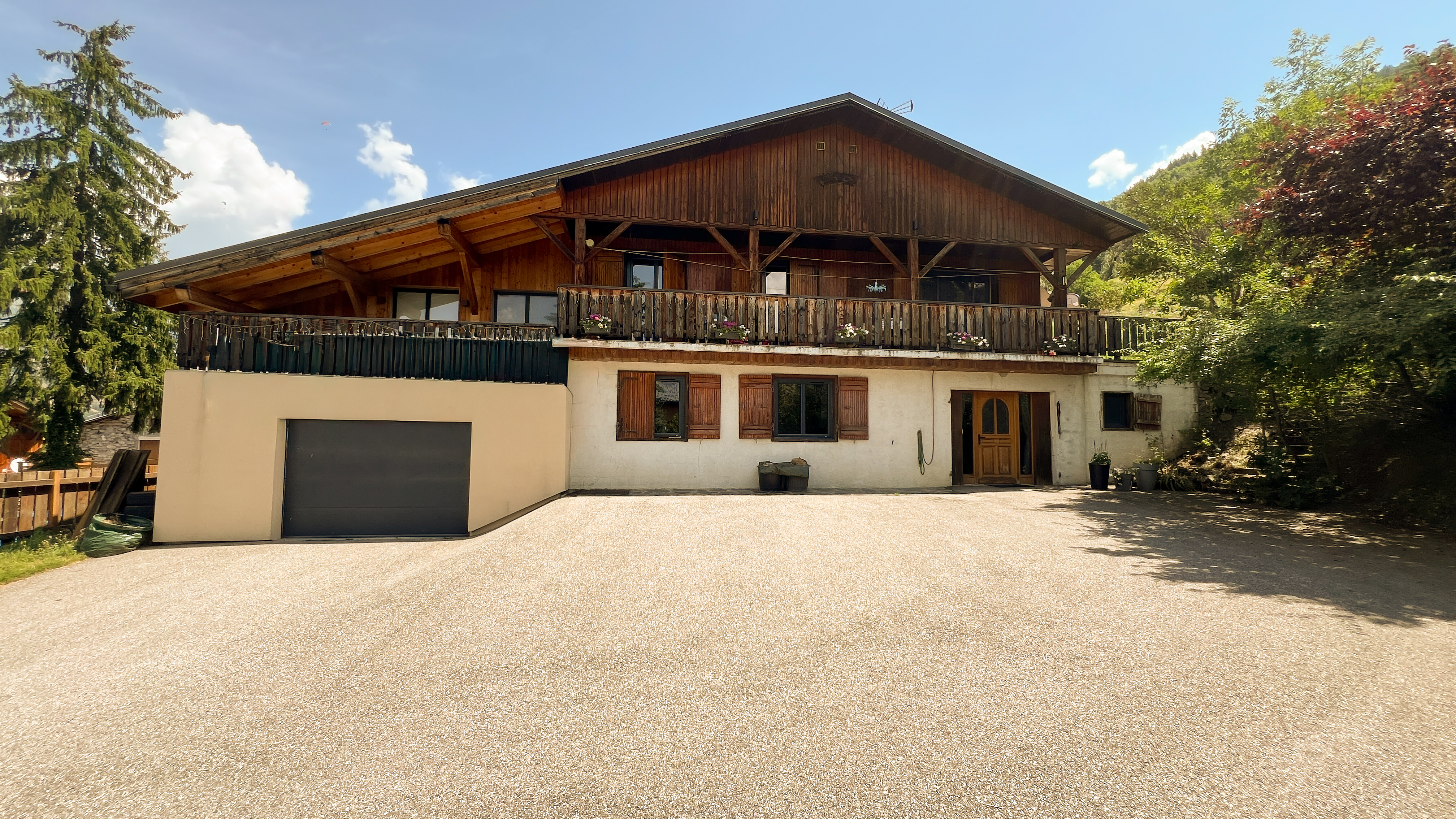 Propriété en France à vendre à Bourg-Saint-Maurice, Savoie - &#8364;995 000 - photo 