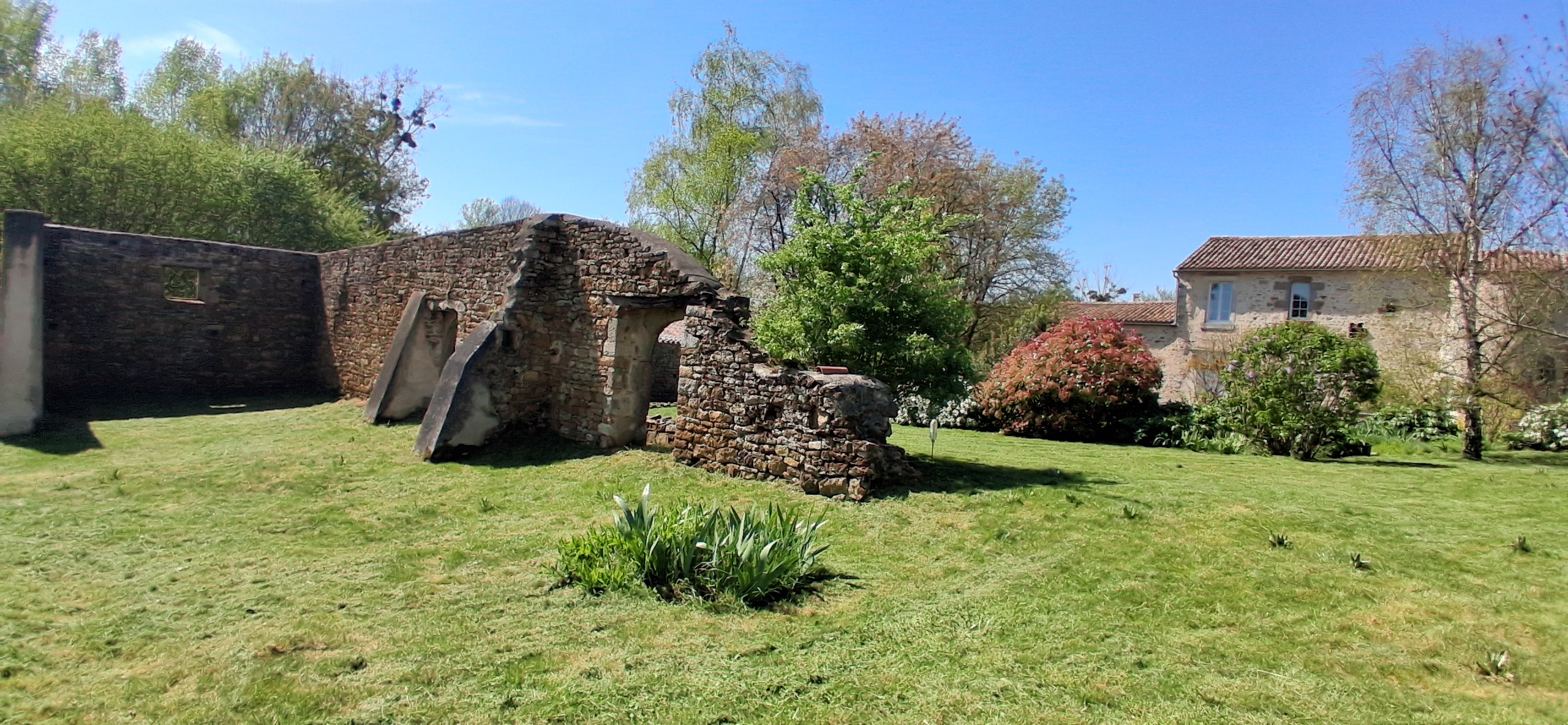 French property for sale in Marsais-Sainte-Radégonde, Vendée - €395,000 - photo 