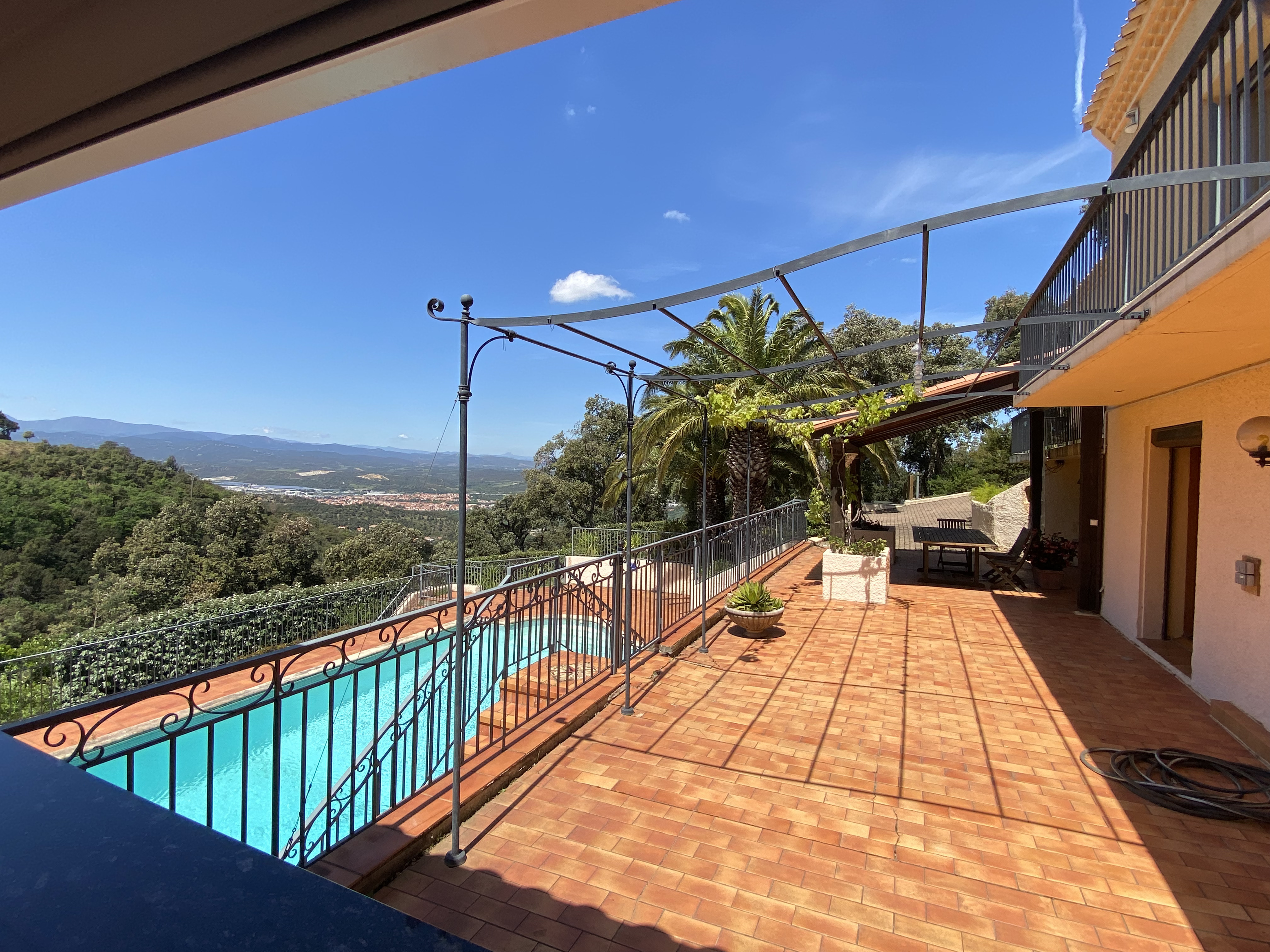 Propriété en France à vendre à Le Boulou, Pyrénées-Orientales - &#8364;740 000 - photo 