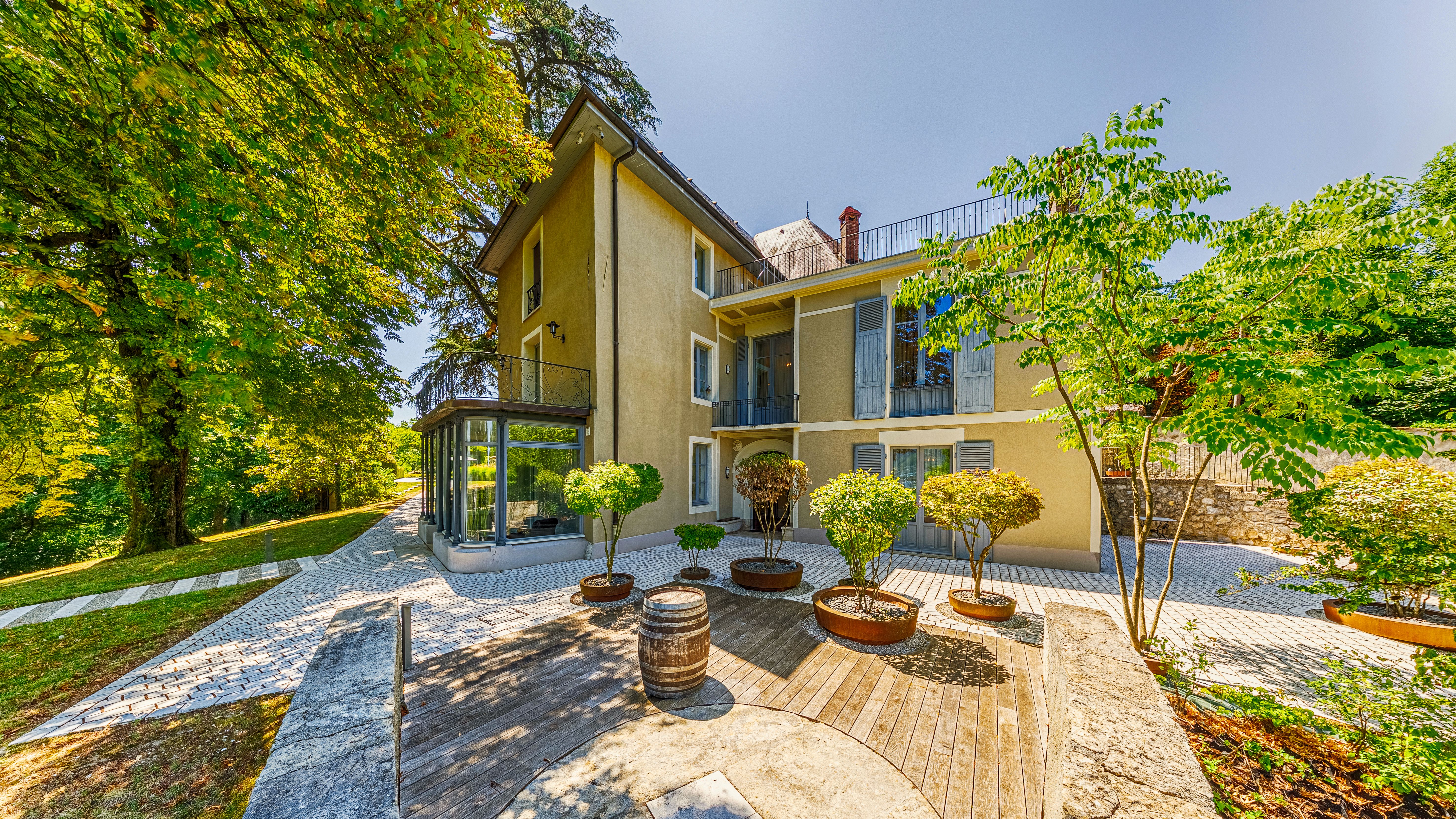 French property for sale in Chambéry, Savoie - €2,500,000 - photo 