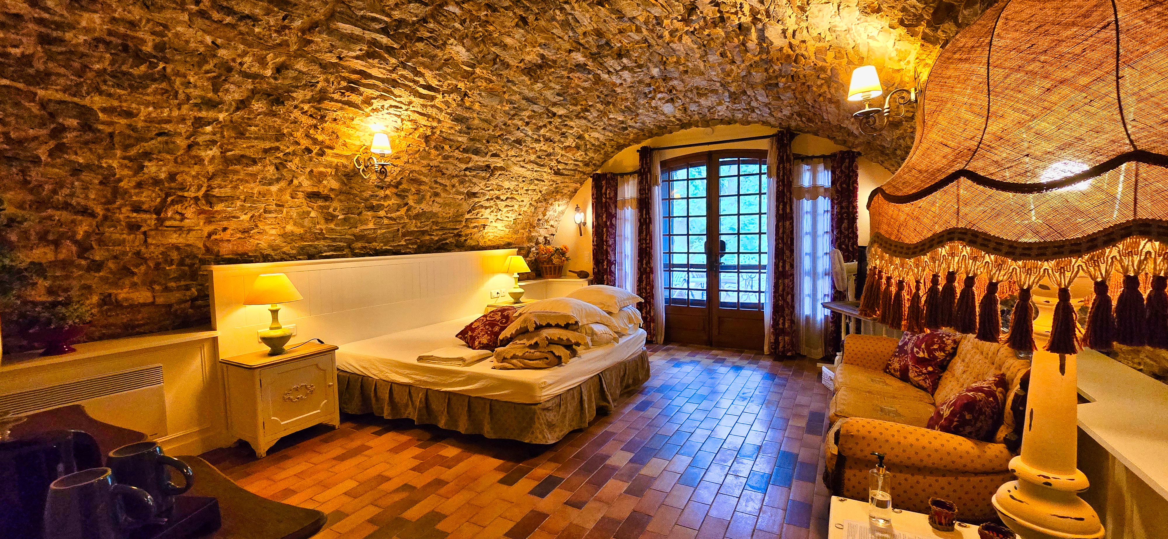 French property for sale in Besse-sur-Issole, Var - €1,850,000 - photo 
