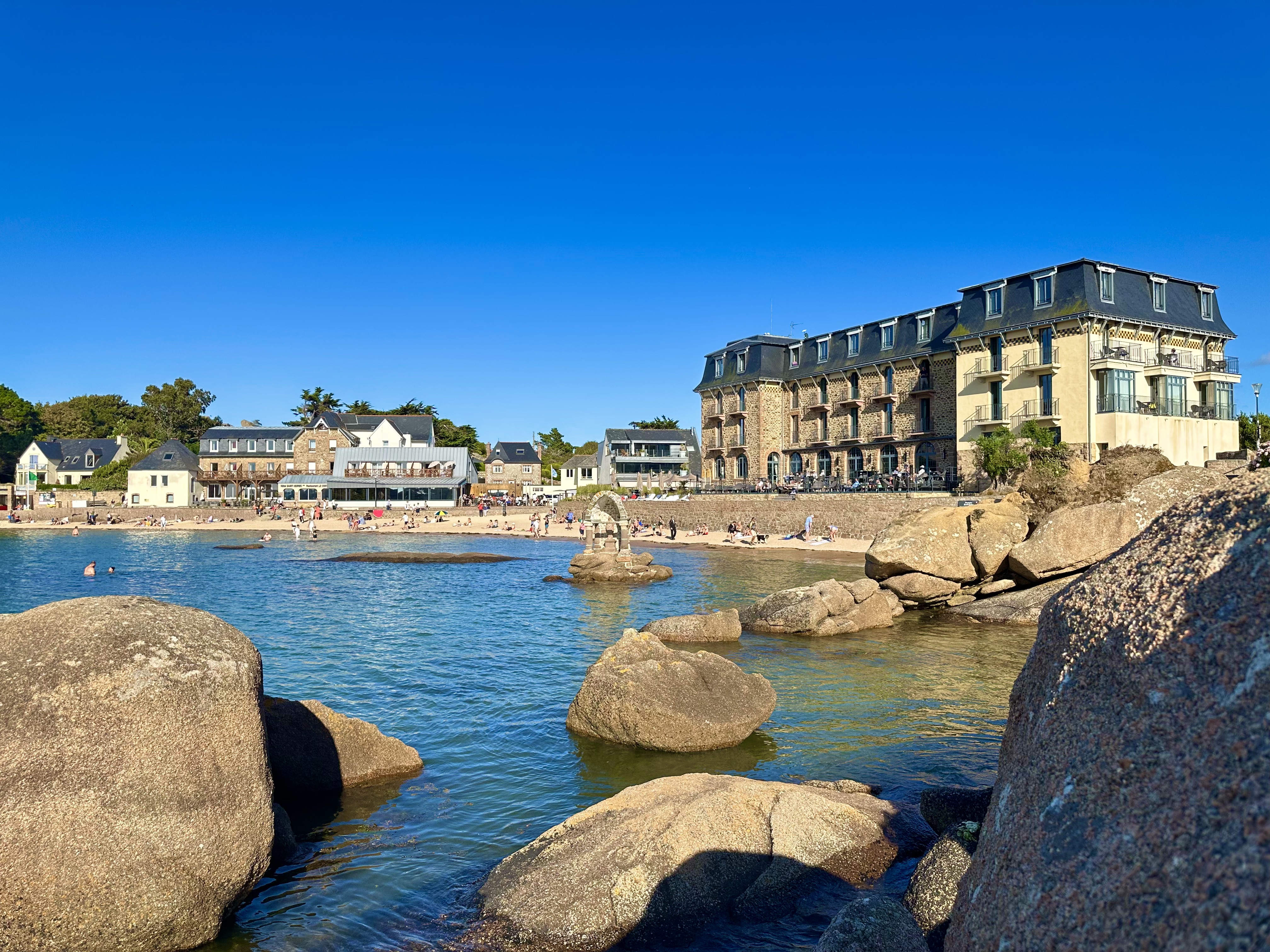 French property for sale in Perros-Guirec, Côtes-d'Armor - €885,400 - photo 