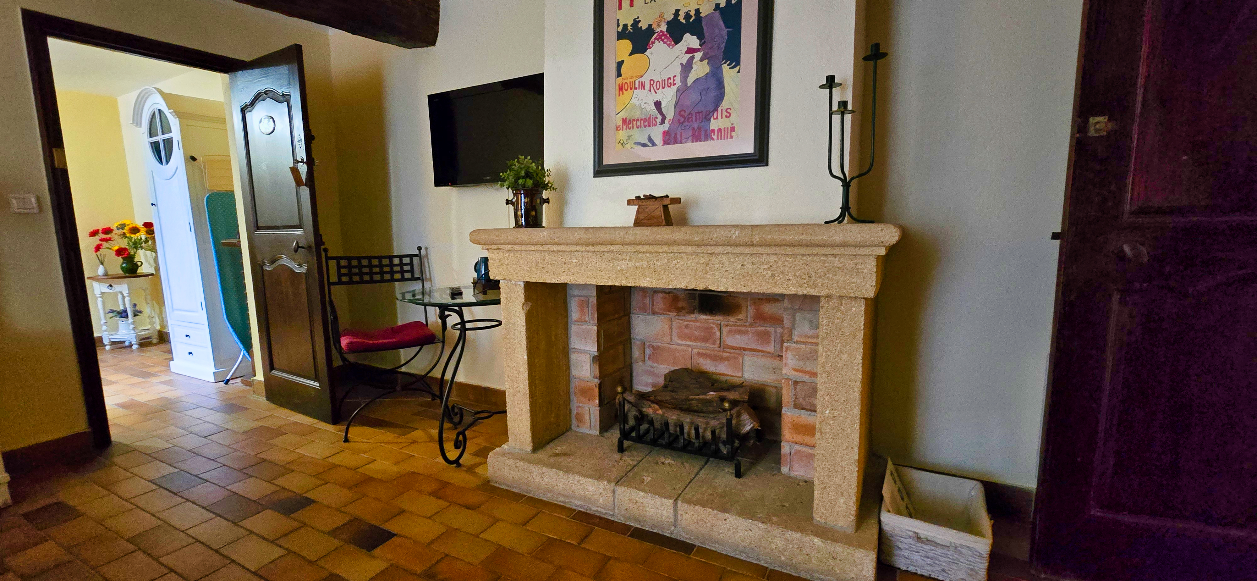 French property for sale in Besse-sur-Issole, Var - €1,850,000 - photo 