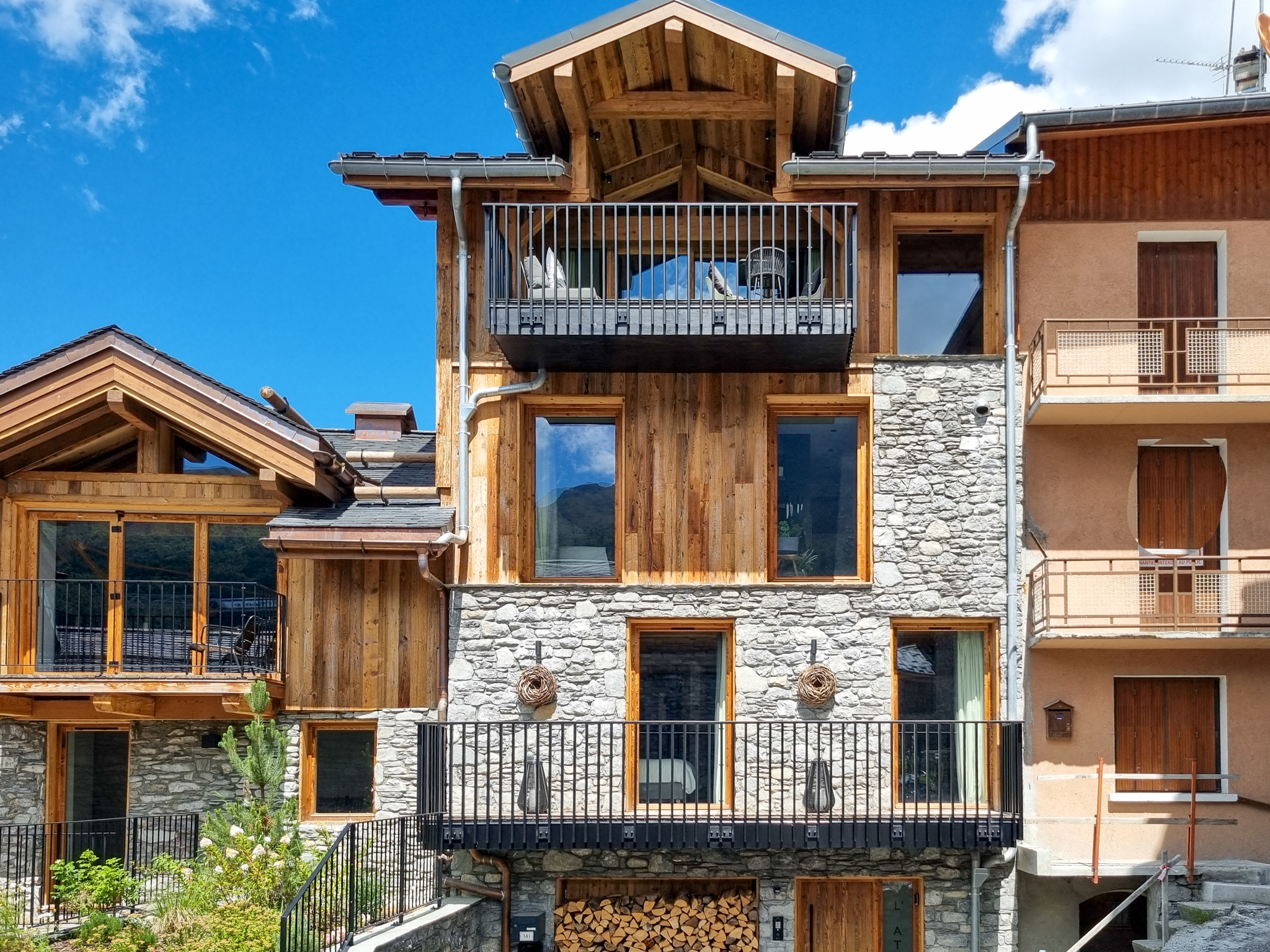 French property for sale in Saint-Martin-de-Belleville, Savoie - €2,595,000 - photo 