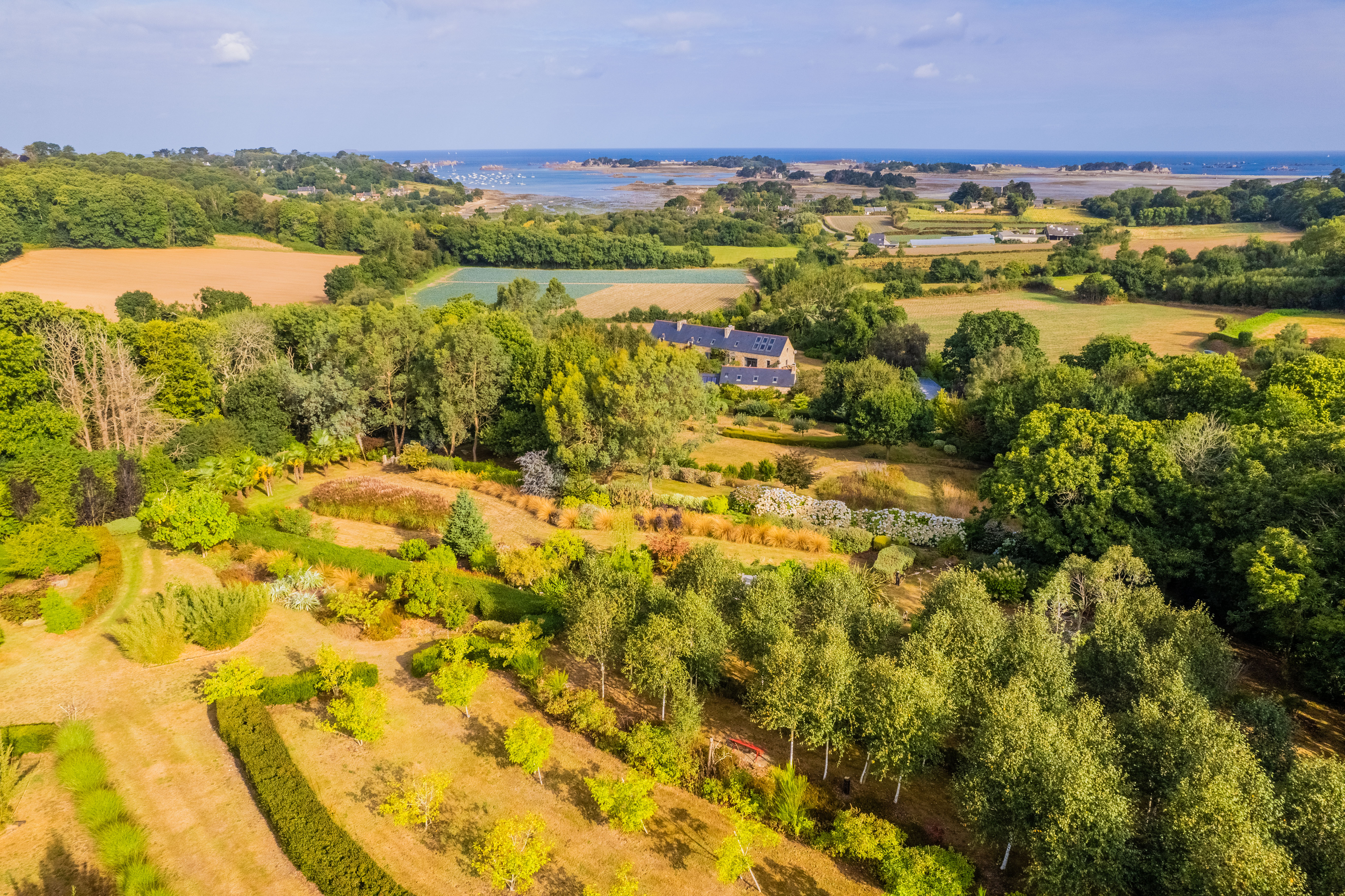 French property for sale in Penvénan, Côtes-d'Armor - €2,457,600 - photo 