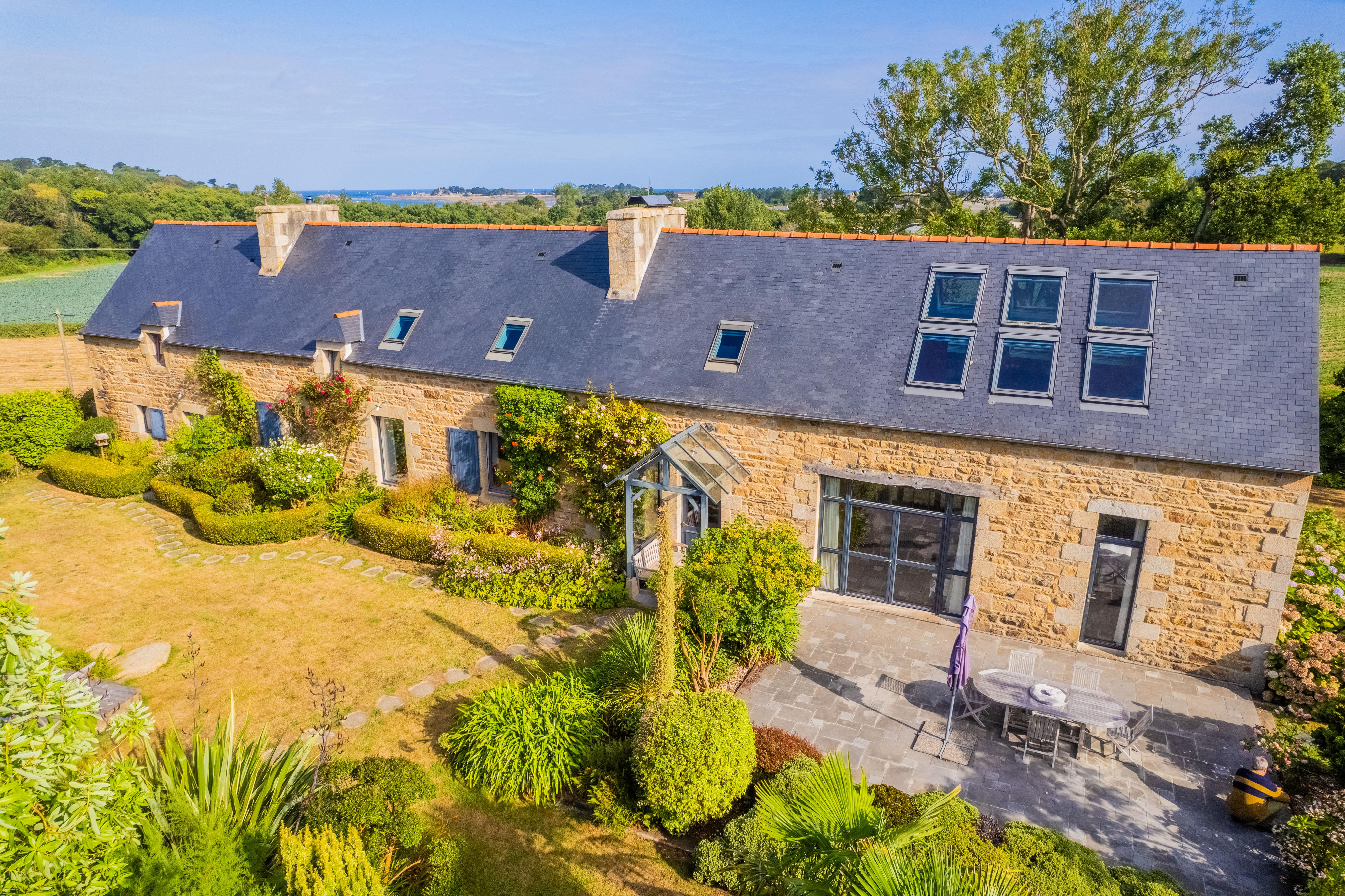 French property for sale in Penvénan, Côtes-d'Armor - €2,457,600 - photo 