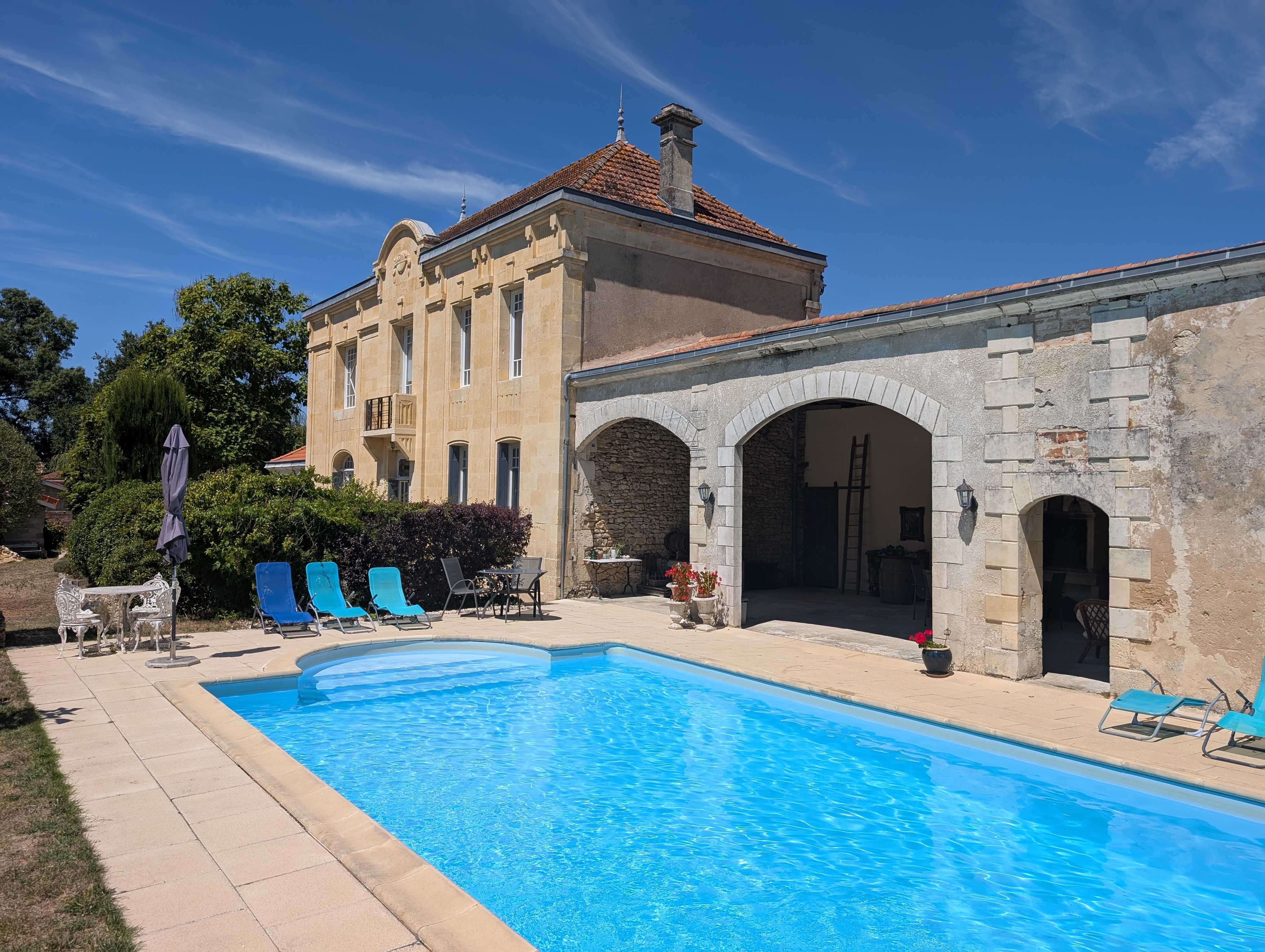 Propriété en France à vendre à Reignac, Gironde - &#8364;635 000 - photo 