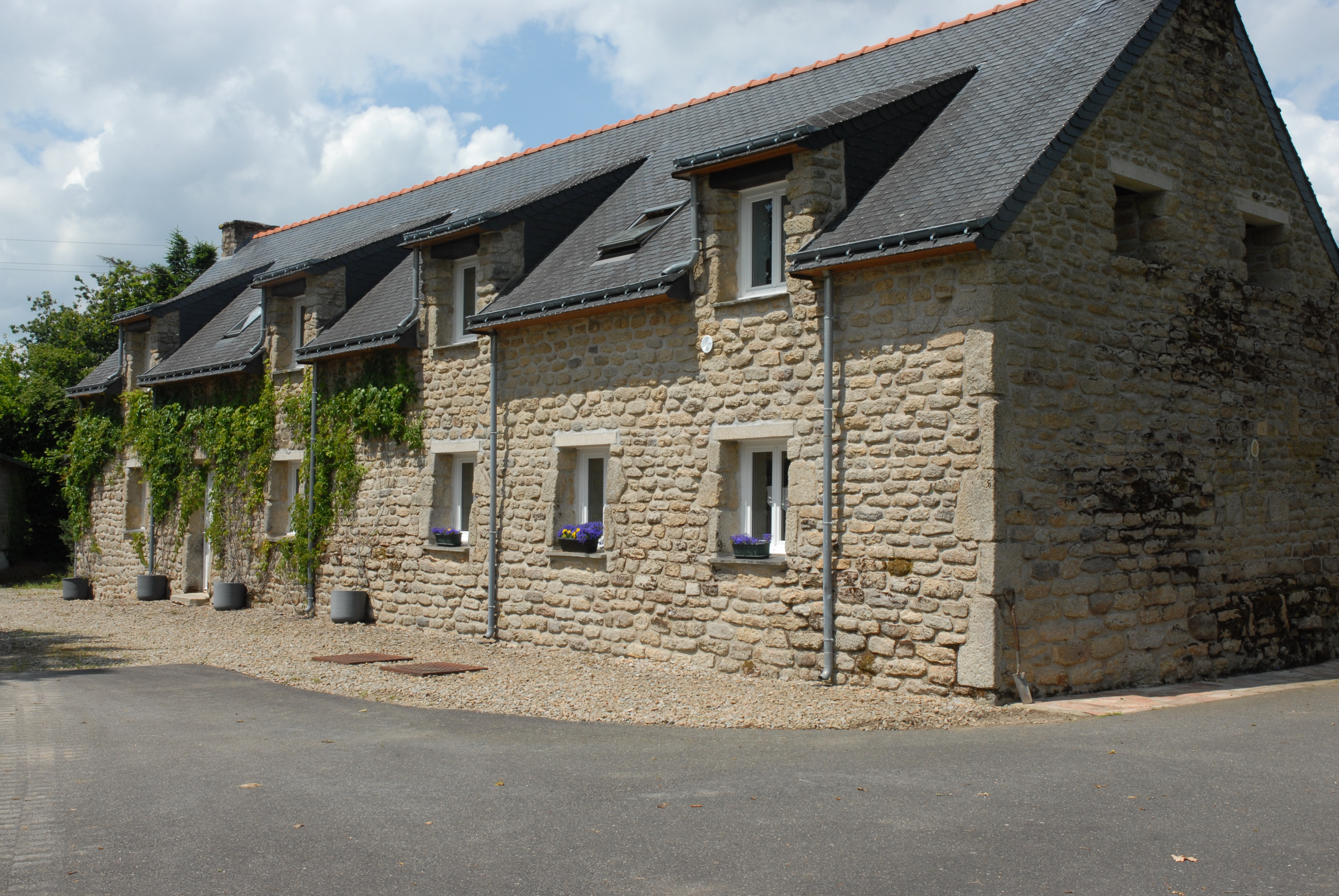 Propriété en France à vendre à Plouray, Morbihan - &#8364;858 600 - photo 