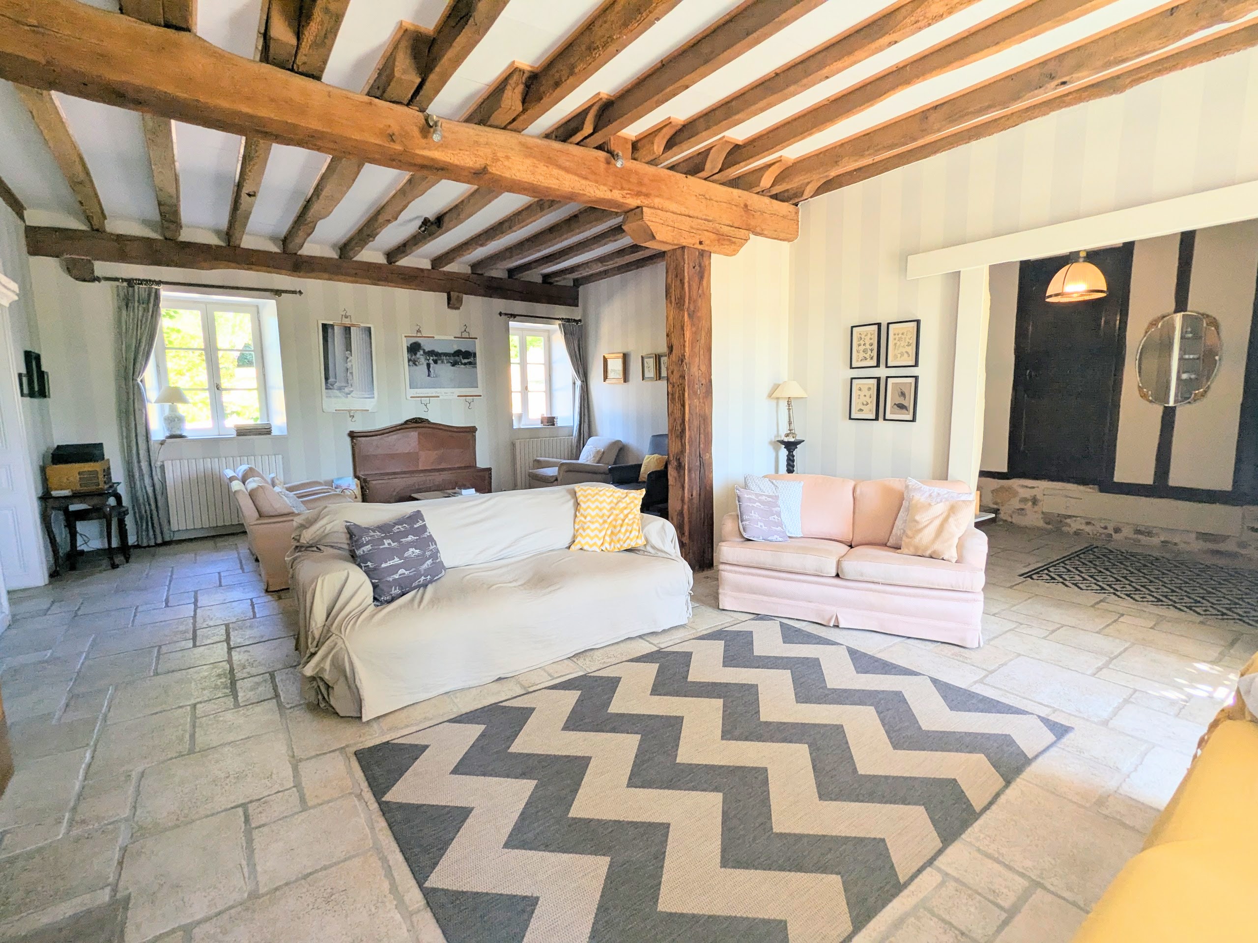 Propriété en France à vendre à Saint-Priest-Ligoure, Haute-Vienne - &#8364;699 000 - photo 