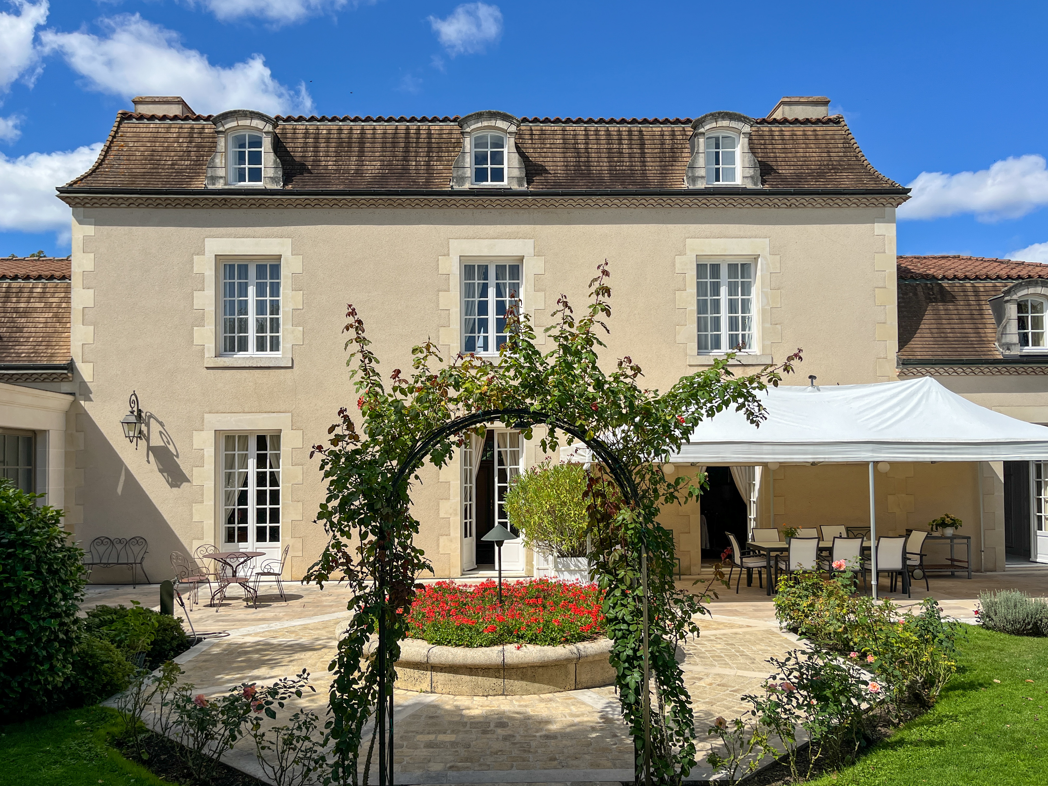 Propriété en France à vendre à Poitiers, Vienne - &#8364;1 535 000 - photo 