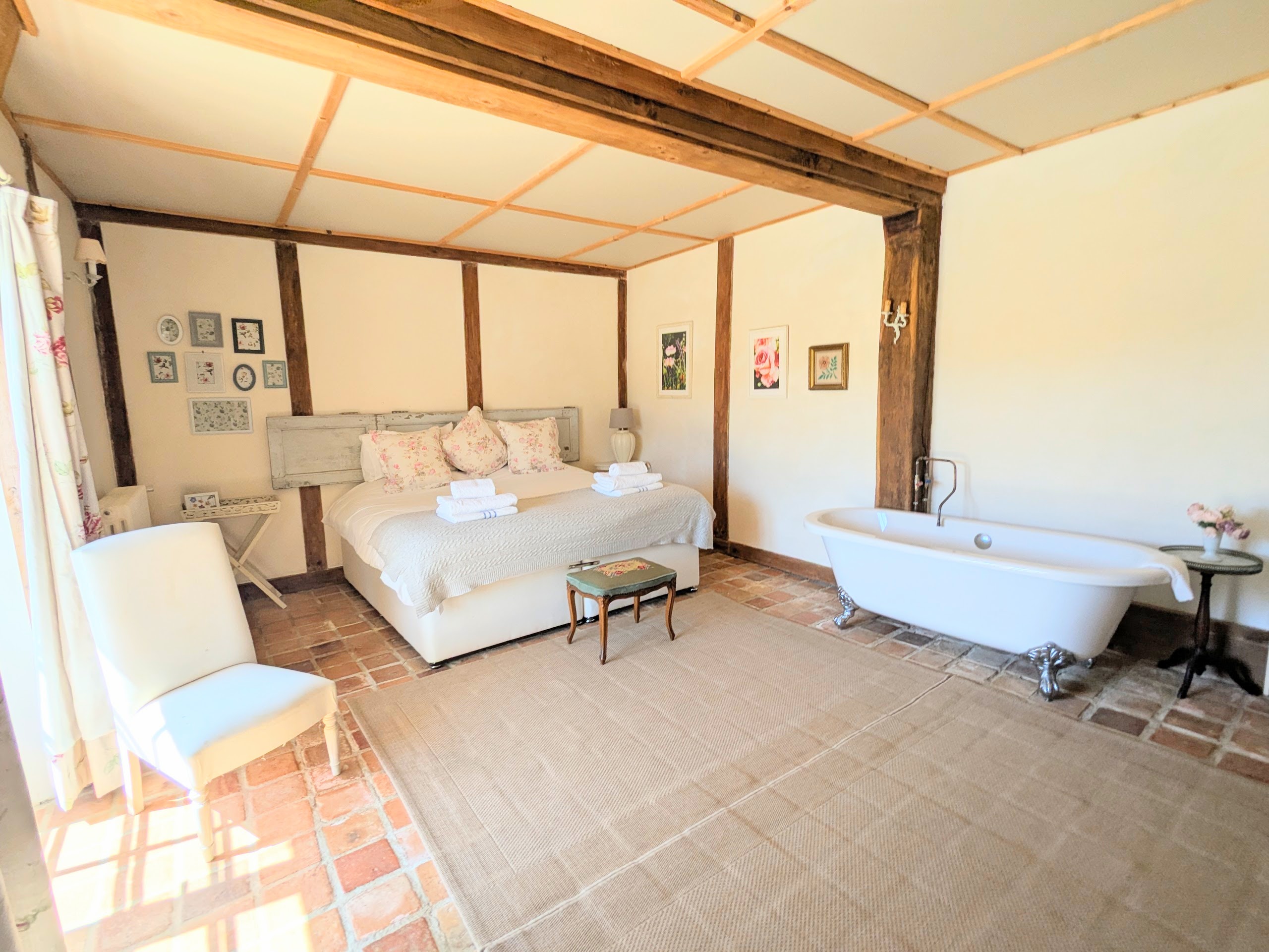 Propriété en France à vendre à Saint-Priest-Ligoure, Haute-Vienne - &#8364;699 000 - photo 