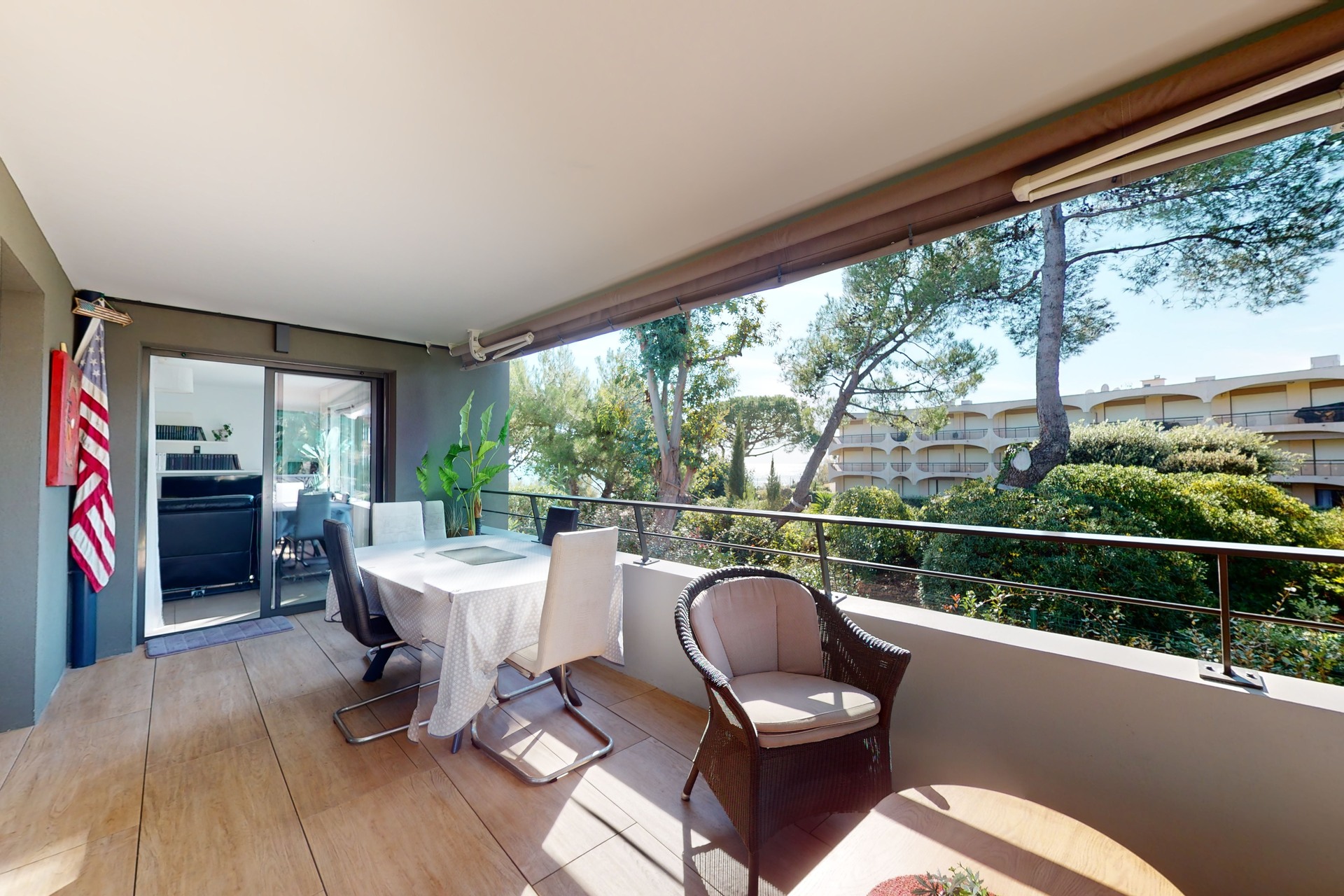 Propriété en France à vendre à Villeneuve-Loubet, Alpes-Maritimes - &#8364;990 000 - photo 