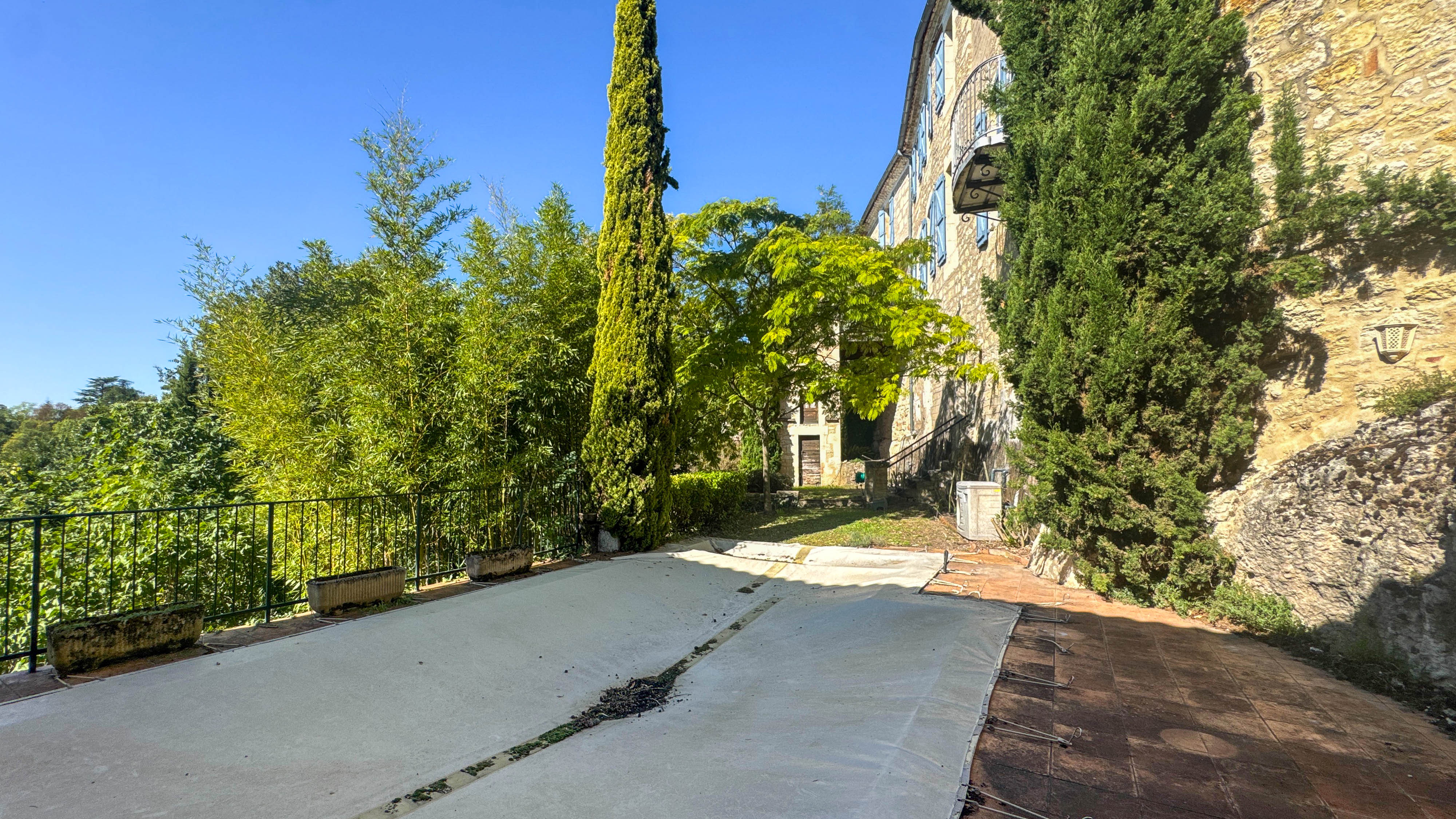 Propriété en France à vendre à Montpezat-de-Quercy, Tarn-et-Garonne - €551 200 - photo 