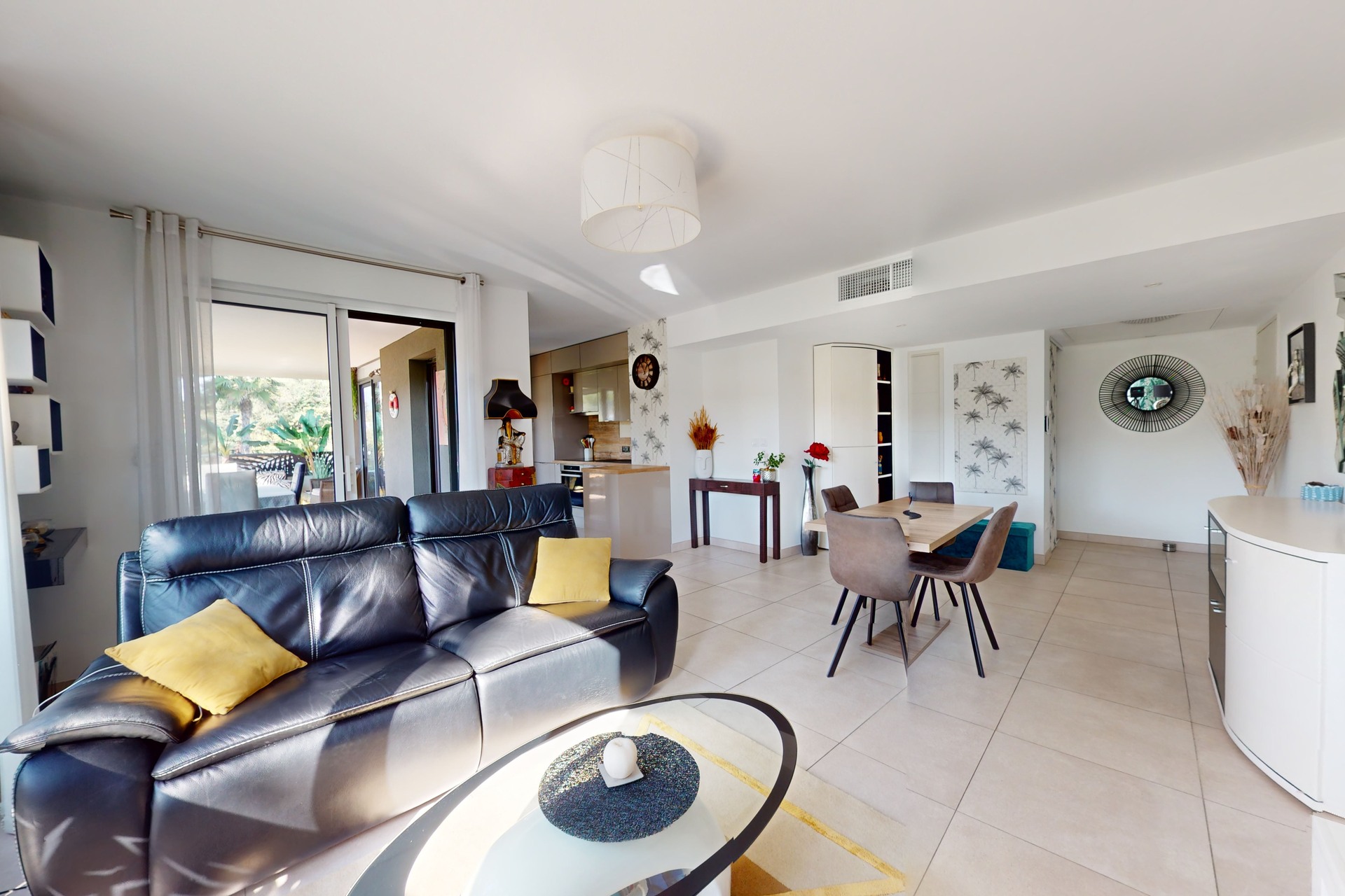 Propriété en France à vendre à Villeneuve-Loubet, Alpes-Maritimes - &#8364;990 000 - photo 