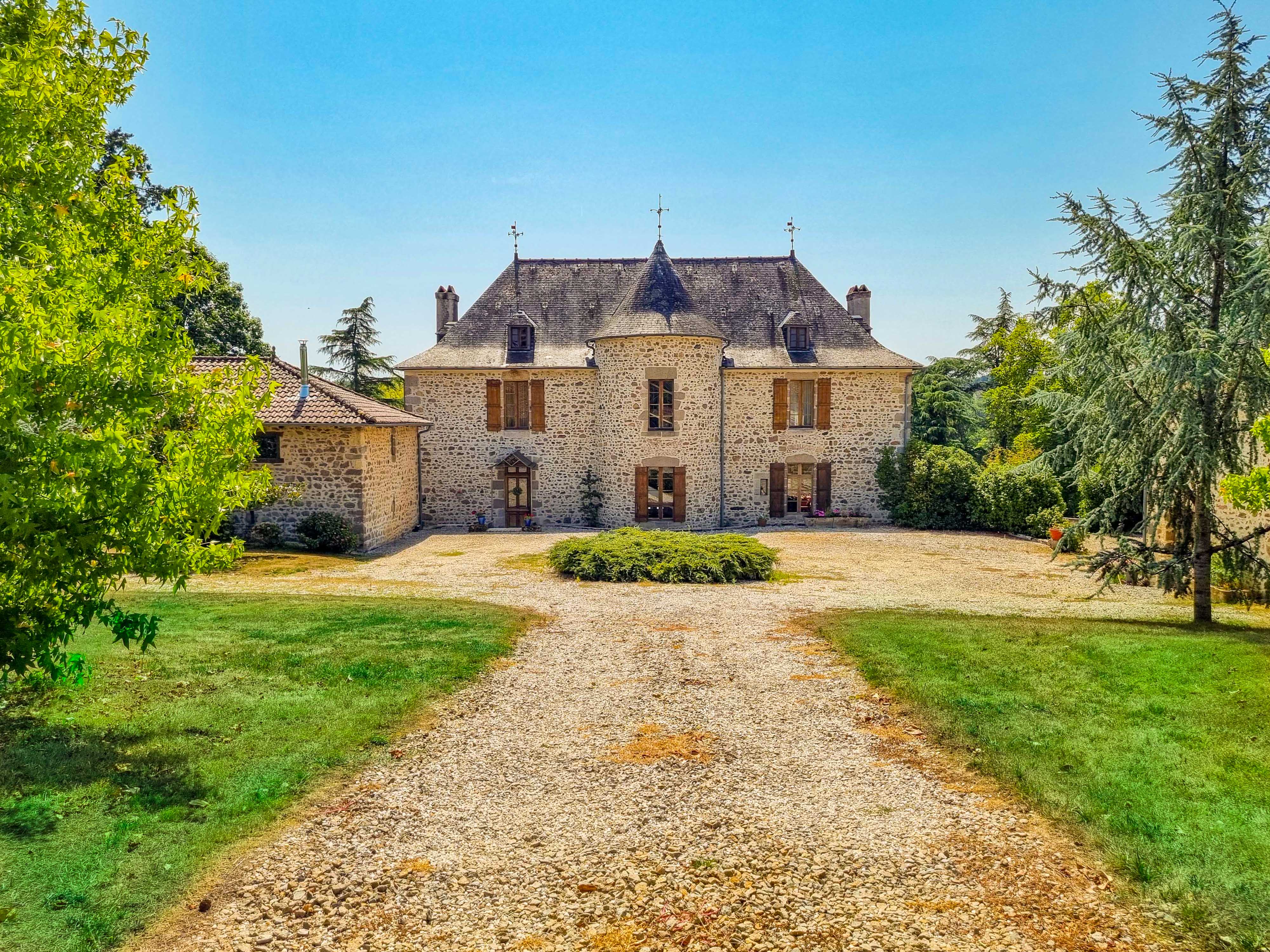 French property for sale in Lesterps, Charente - €1,054,700 - photo 