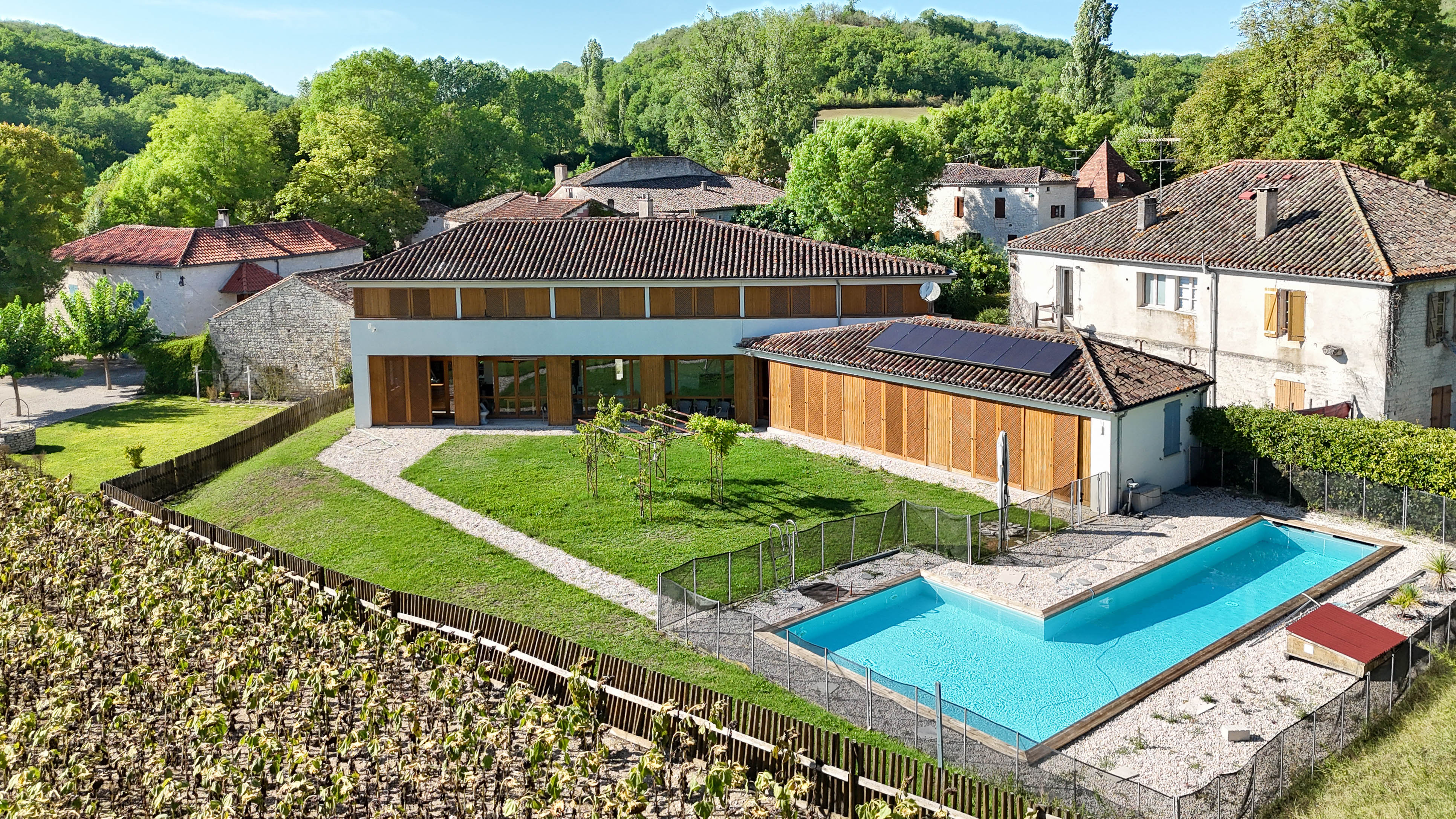 Propriété en France à vendre à Montcuq-en-Quercy-Blanc, Lot - €545 000 - photo 