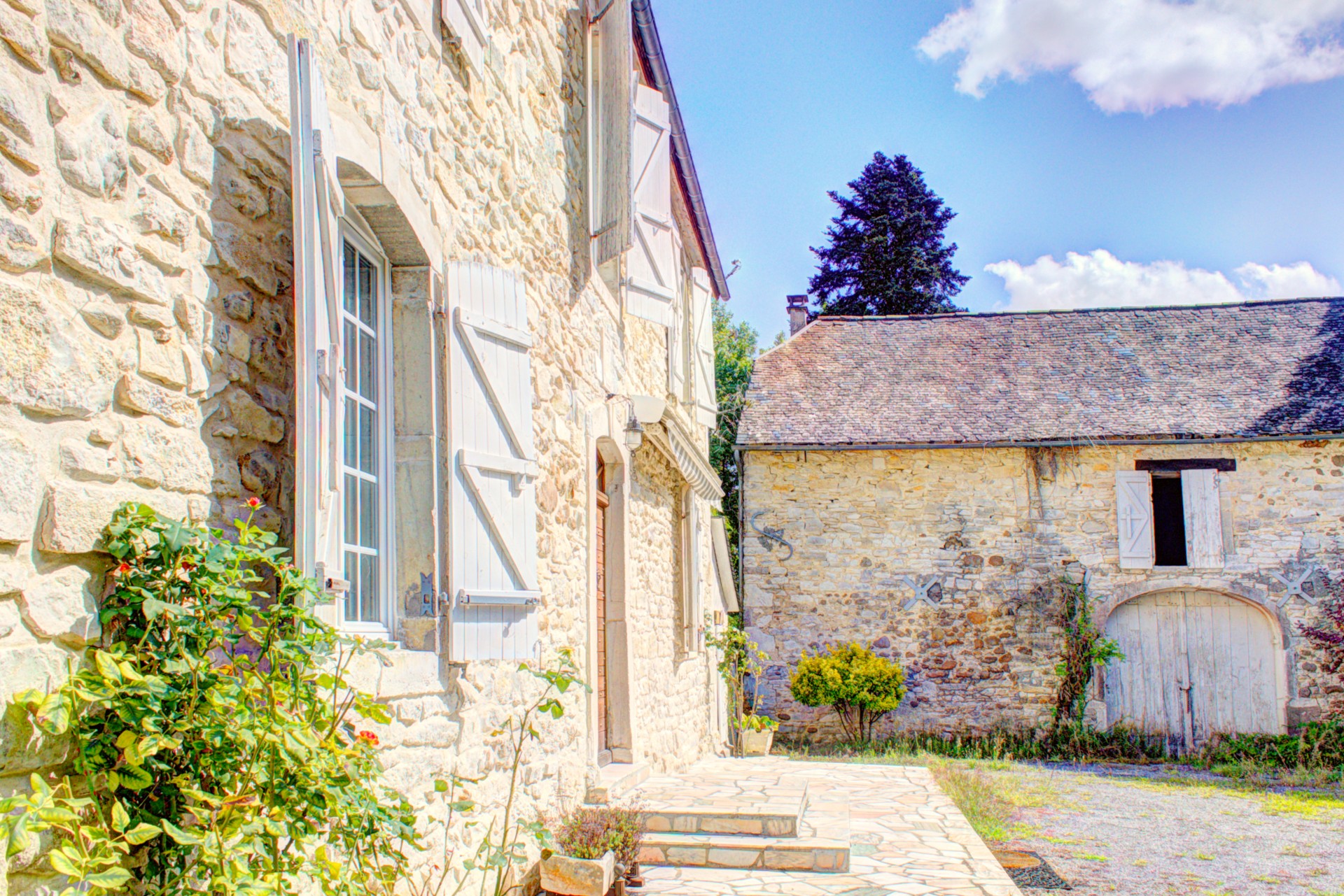French property for sale in Pau, Pyrénées-Atlantiques - €595,000 - photo 