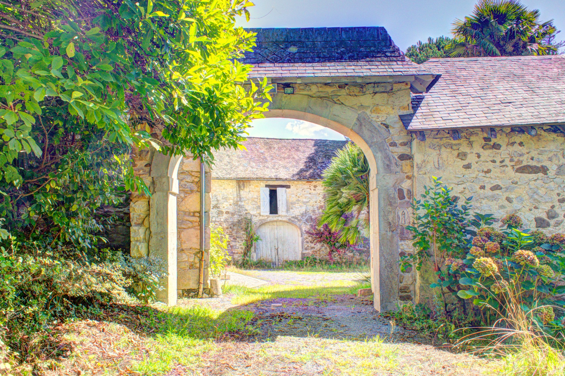 French property for sale in Pau, Pyrénées-Atlantiques - €595,000 - photo 