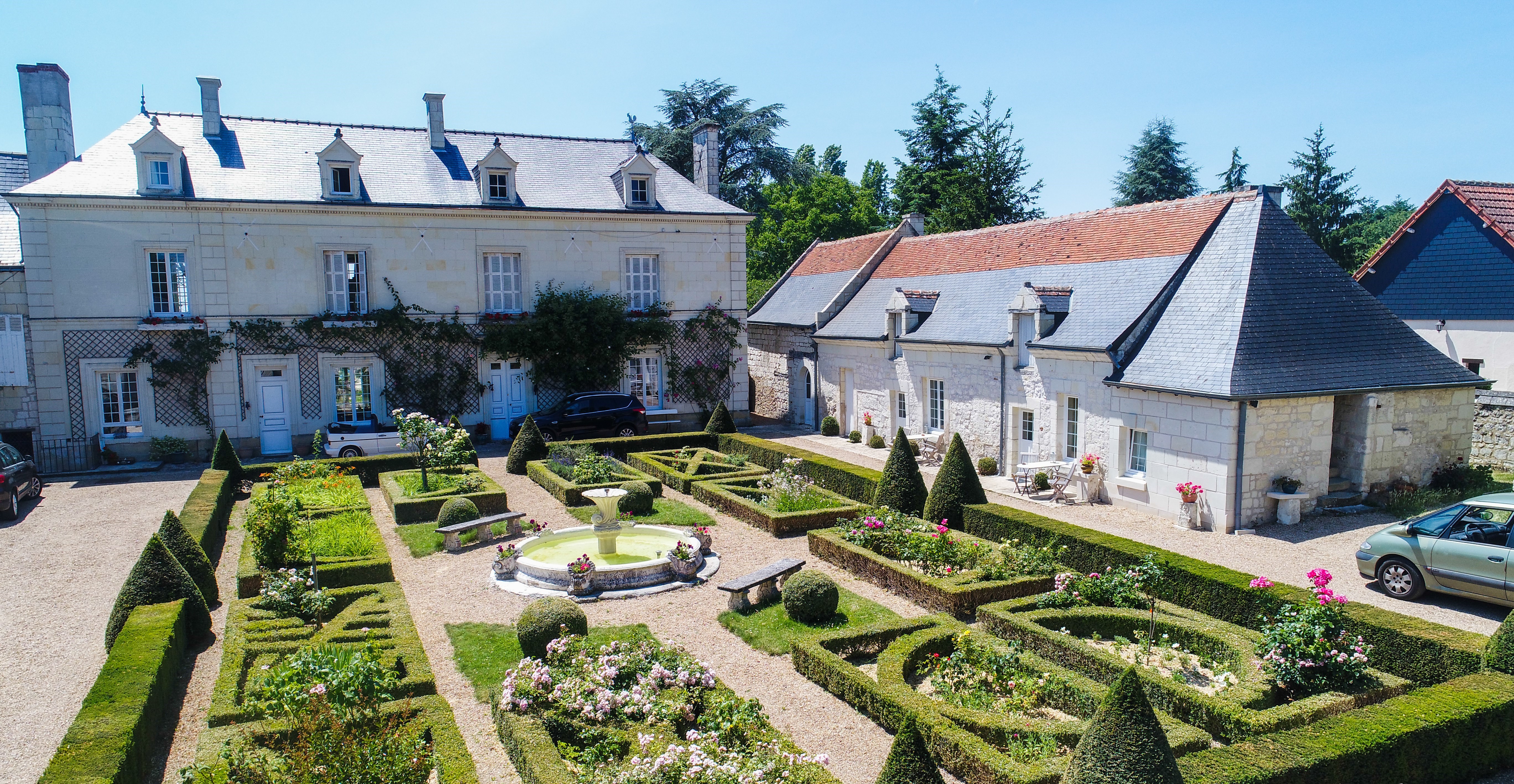 French property for sale in Huismes, Indre-et-Loire - €1,100,000 - photo 