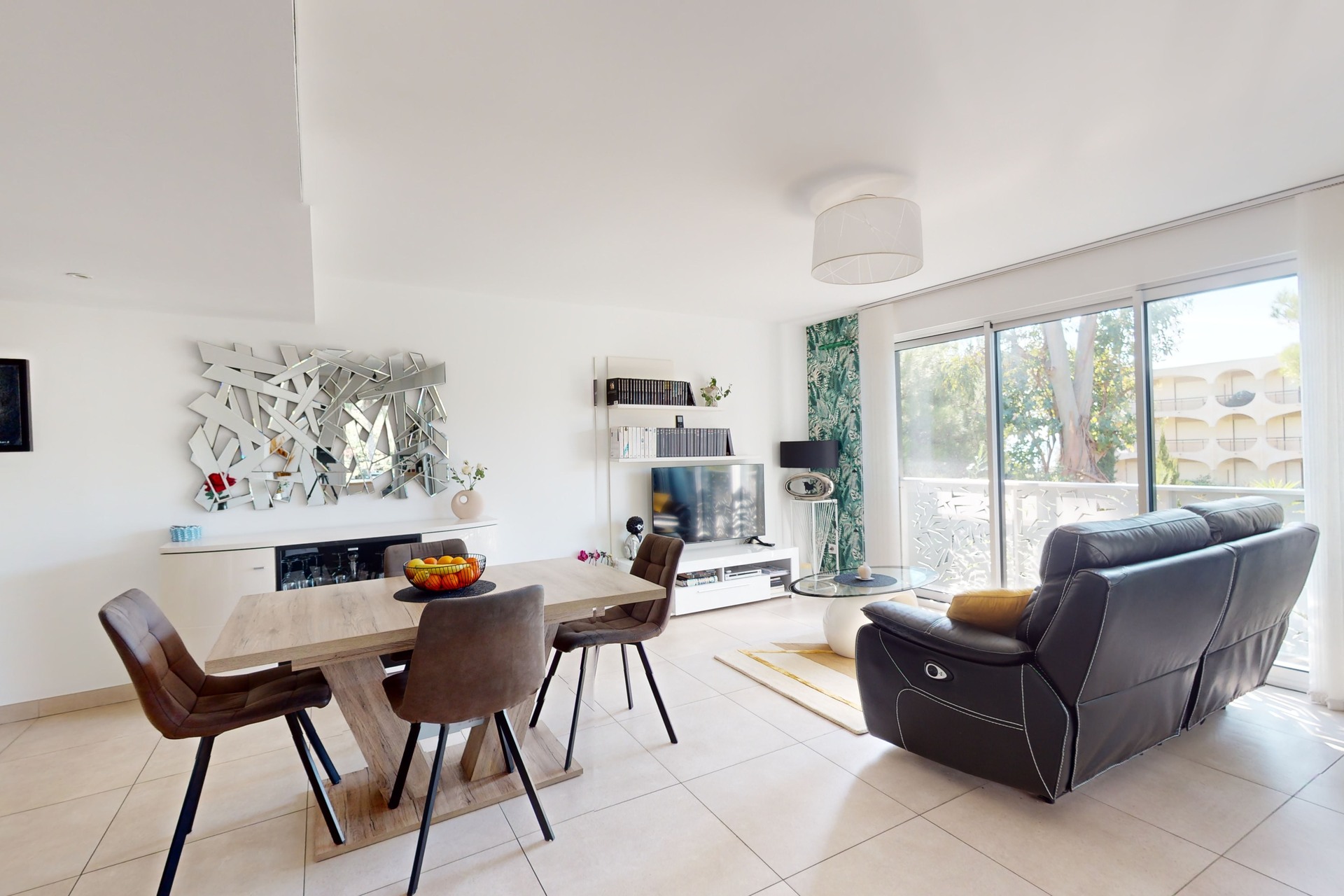 Propriété en France à vendre à Villeneuve-Loubet, Alpes-Maritimes - &#8364;990 000 - photo 