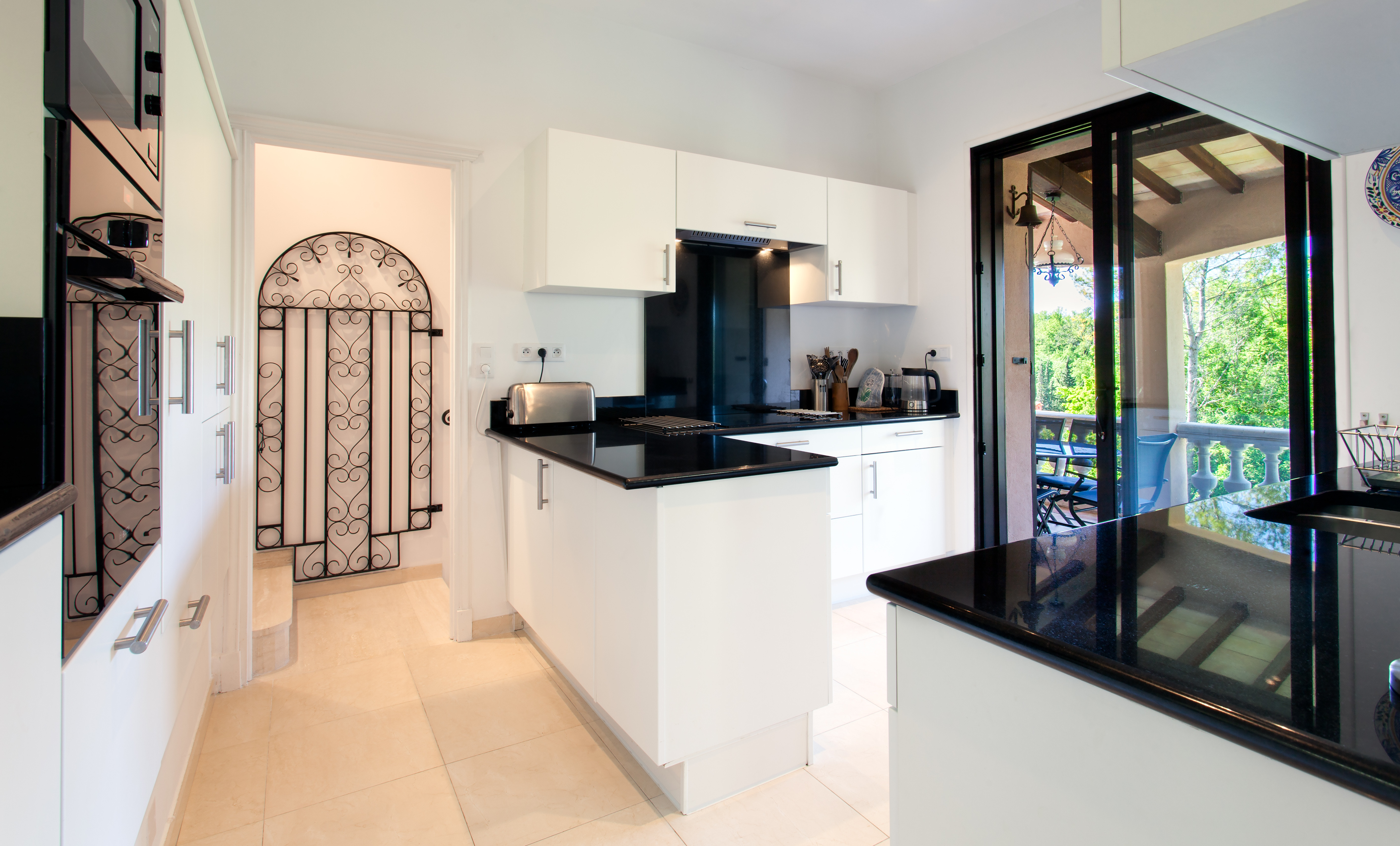 Propriété en France à vendre à Châteauneuf-Grasse, Alpes-Maritimes - &#8364;999 000 - photo 