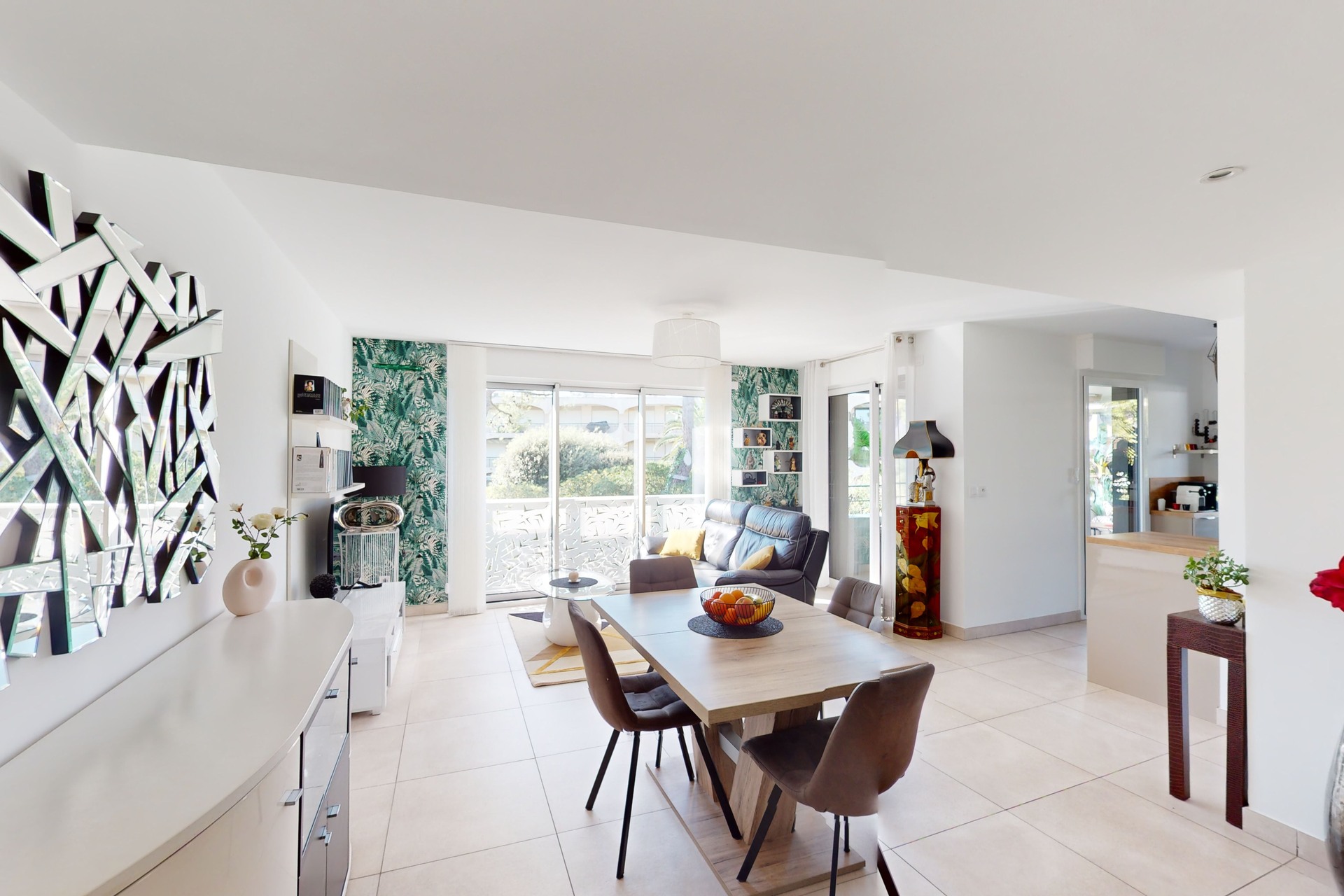 Propriété en France à vendre à Villeneuve-Loubet, Alpes-Maritimes - &#8364;990 000 - photo 