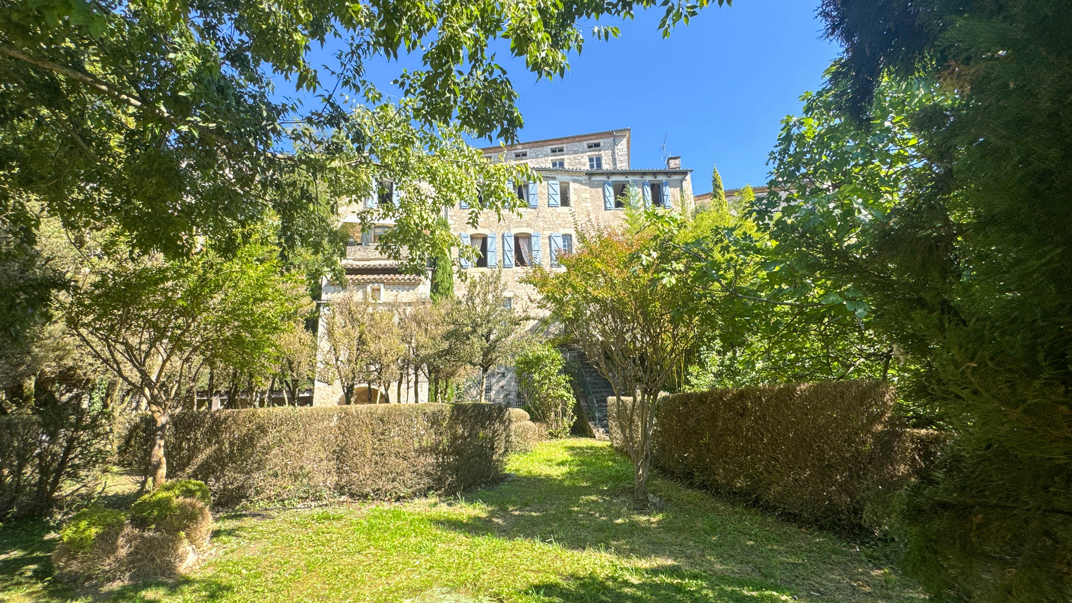 Propriété en France à vendre à Montpezat-de-Quercy, Tarn-et-Garonne - €551 200 - photo 