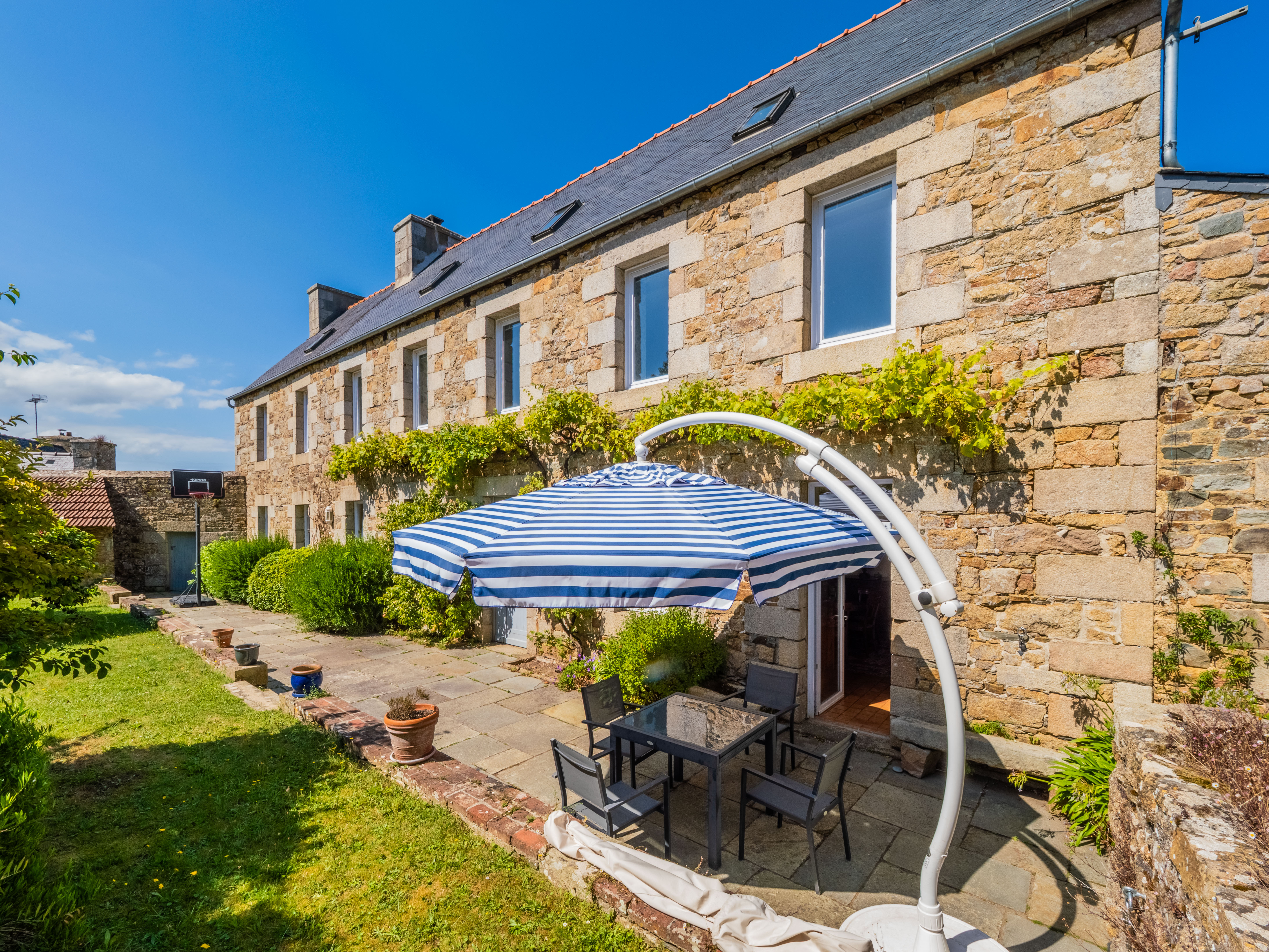 French property for sale in Perros-Guirec, Côtes-d'Armor - €1,343,000 - photo 