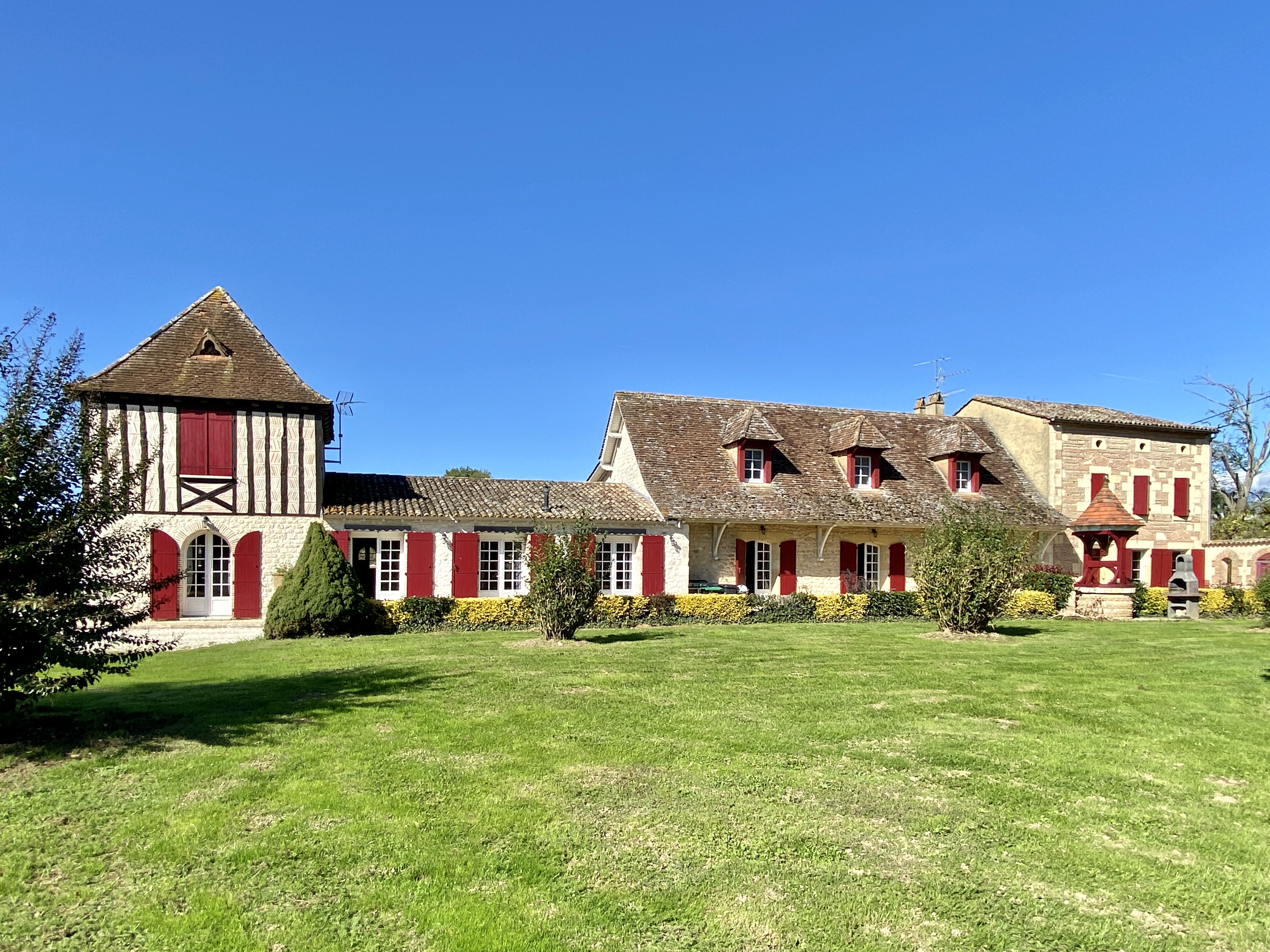 Propriété en France à vendre à Gardonne, Dordogne - &#8364;1 588 000 - photo 