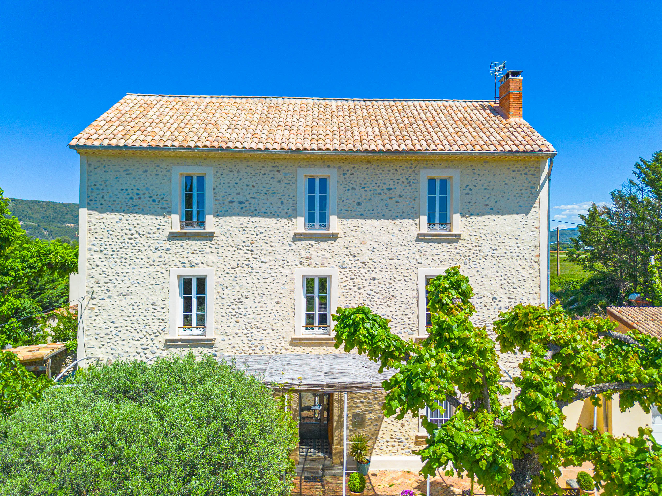 French property for sale in Les Mées, Alpes-de-Haute-Provence - €799,000 - photo 