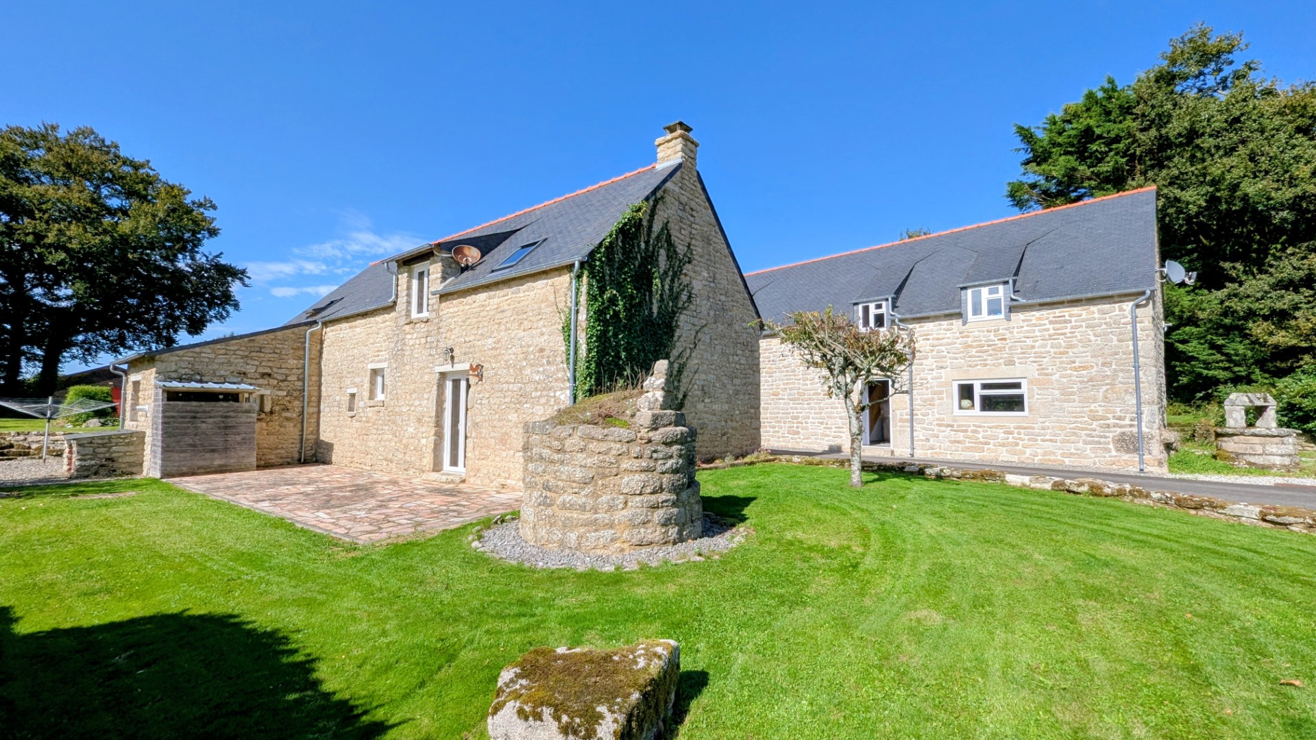 Propriété en France à vendre à Plouray, Morbihan - &#8364;858 600 - photo 