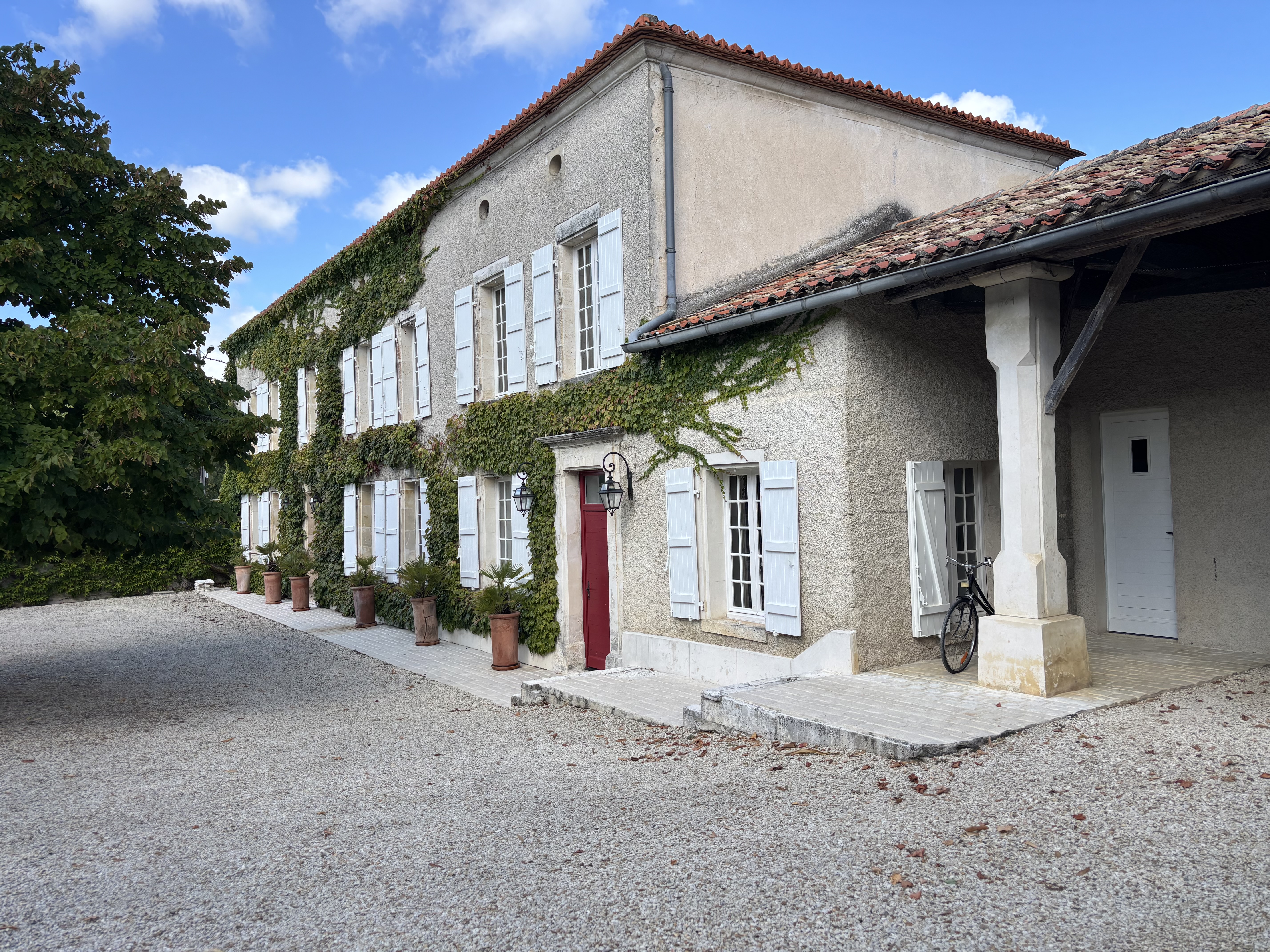 Propriété en France à vendre à Angoulême, Charente - €763 200 - photo 