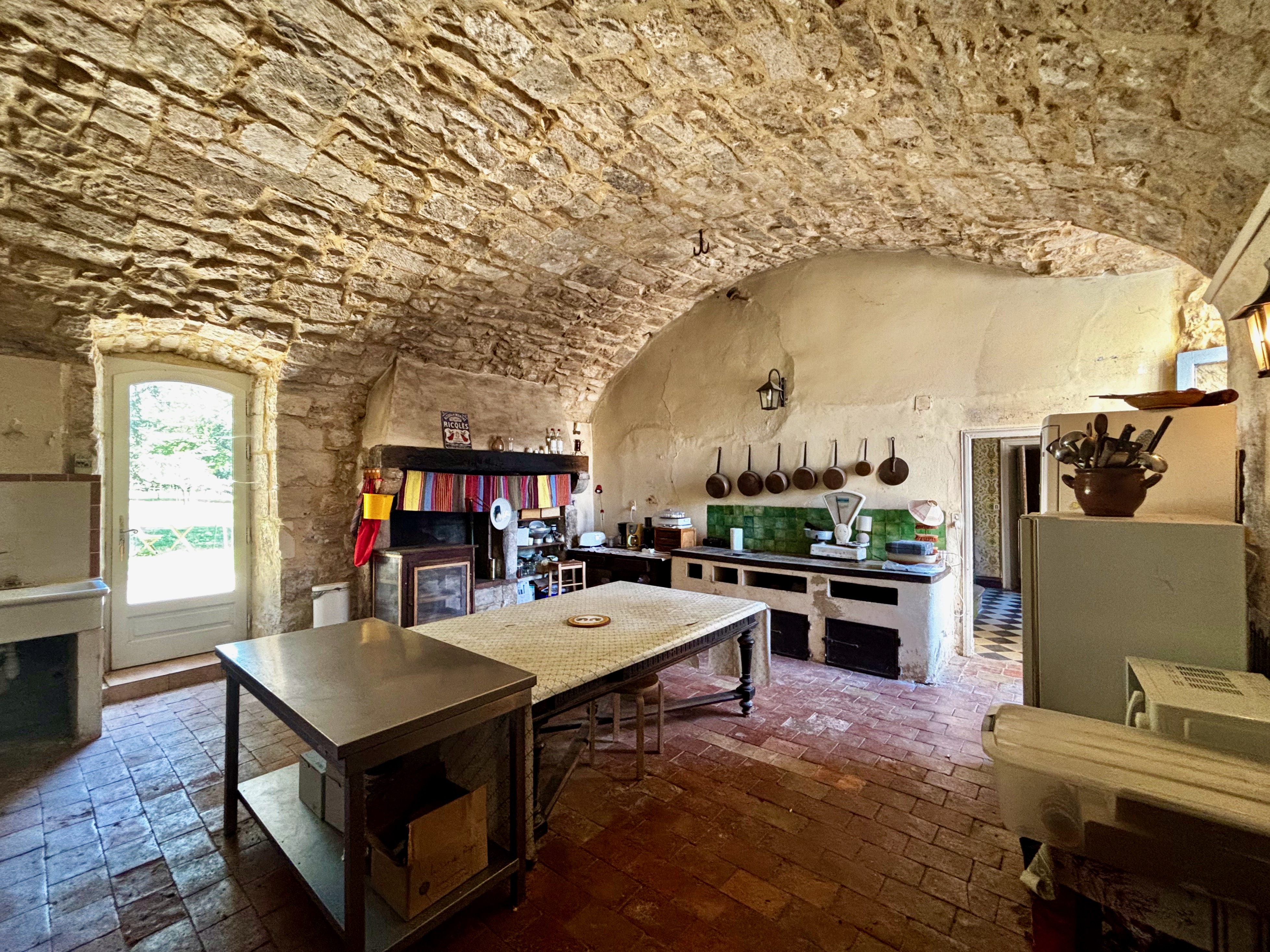 French property for sale in Saint-Jean-de-Maruéjols-et-Avéjan, Gard - €950,000 - photo 