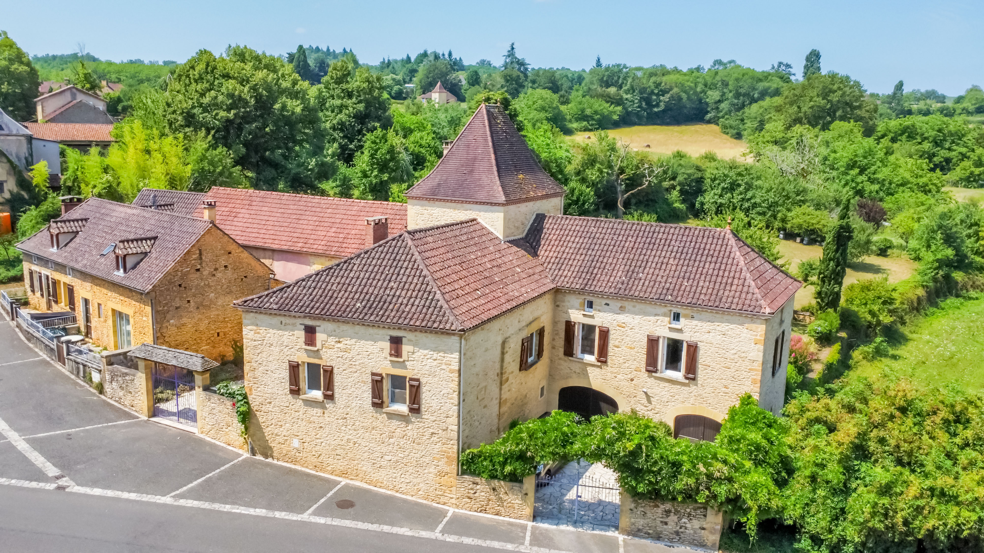 Propriété en France à vendre à Domme, Dordogne - &#8364;750 000 - photo 