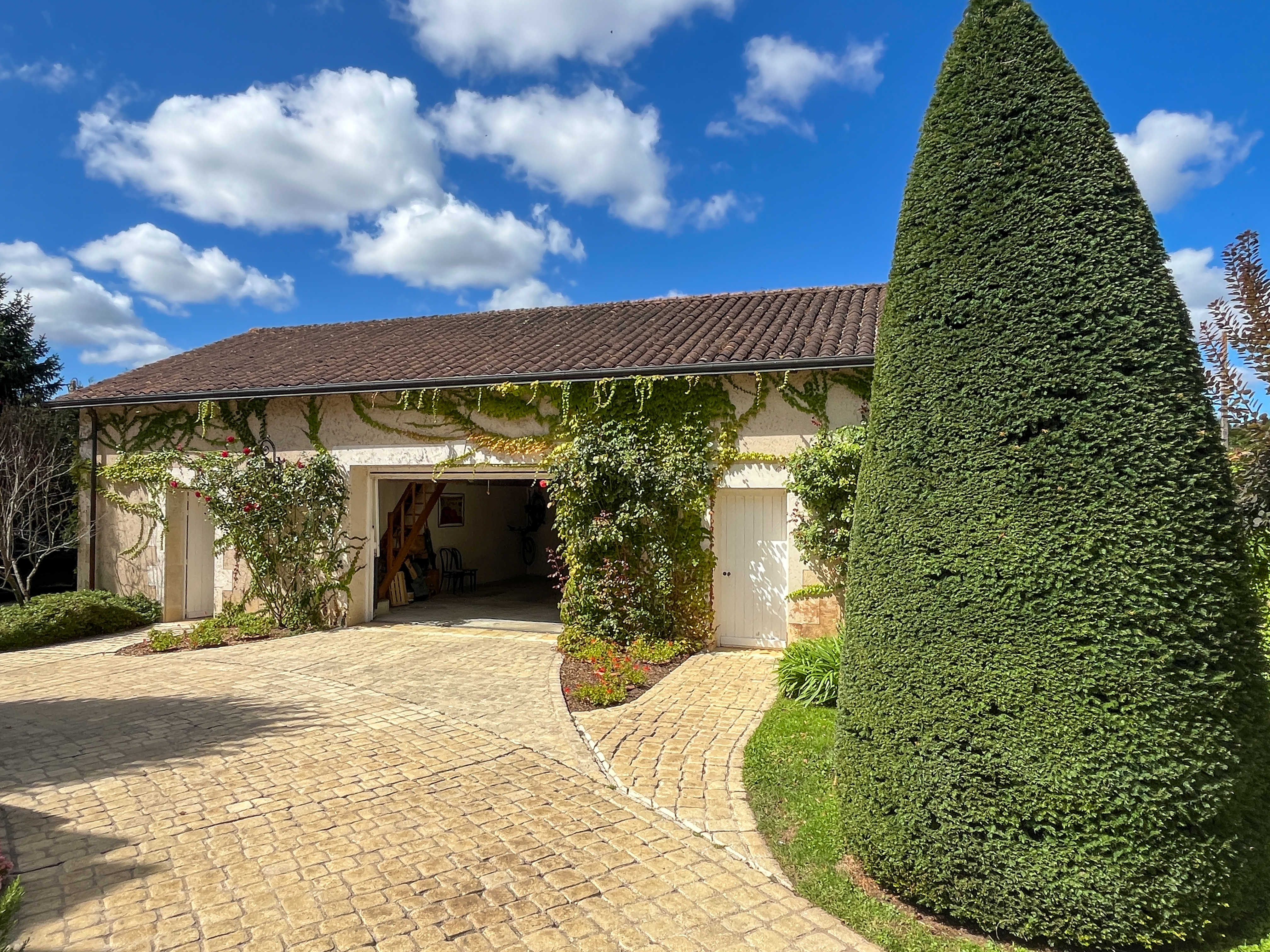 Propriété en France à vendre à Poitiers, Vienne - &#8364;1 535 000 - photo 