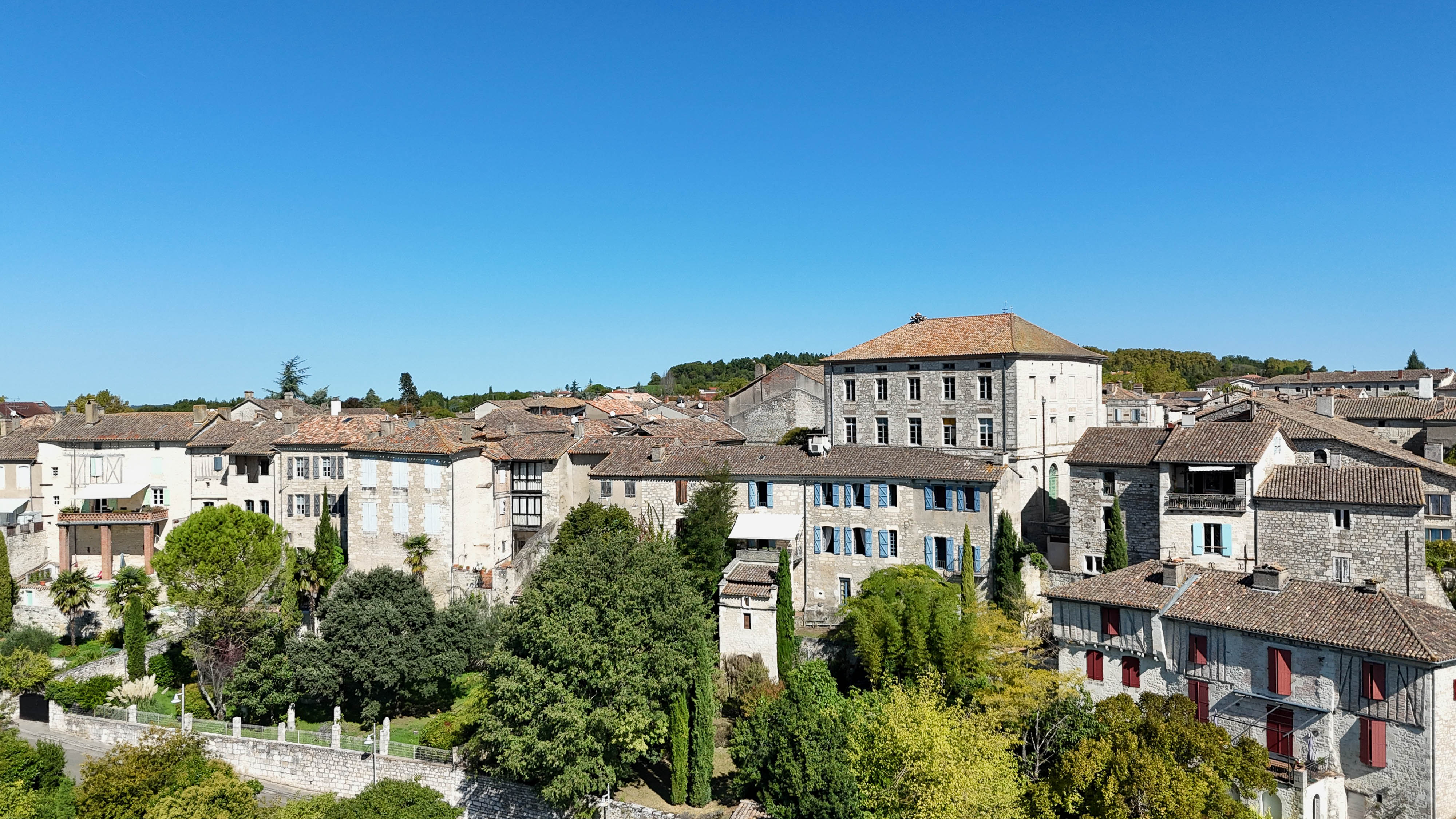 Propriété en France à vendre à Montpezat-de-Quercy, Tarn-et-Garonne - €551 200 - photo 