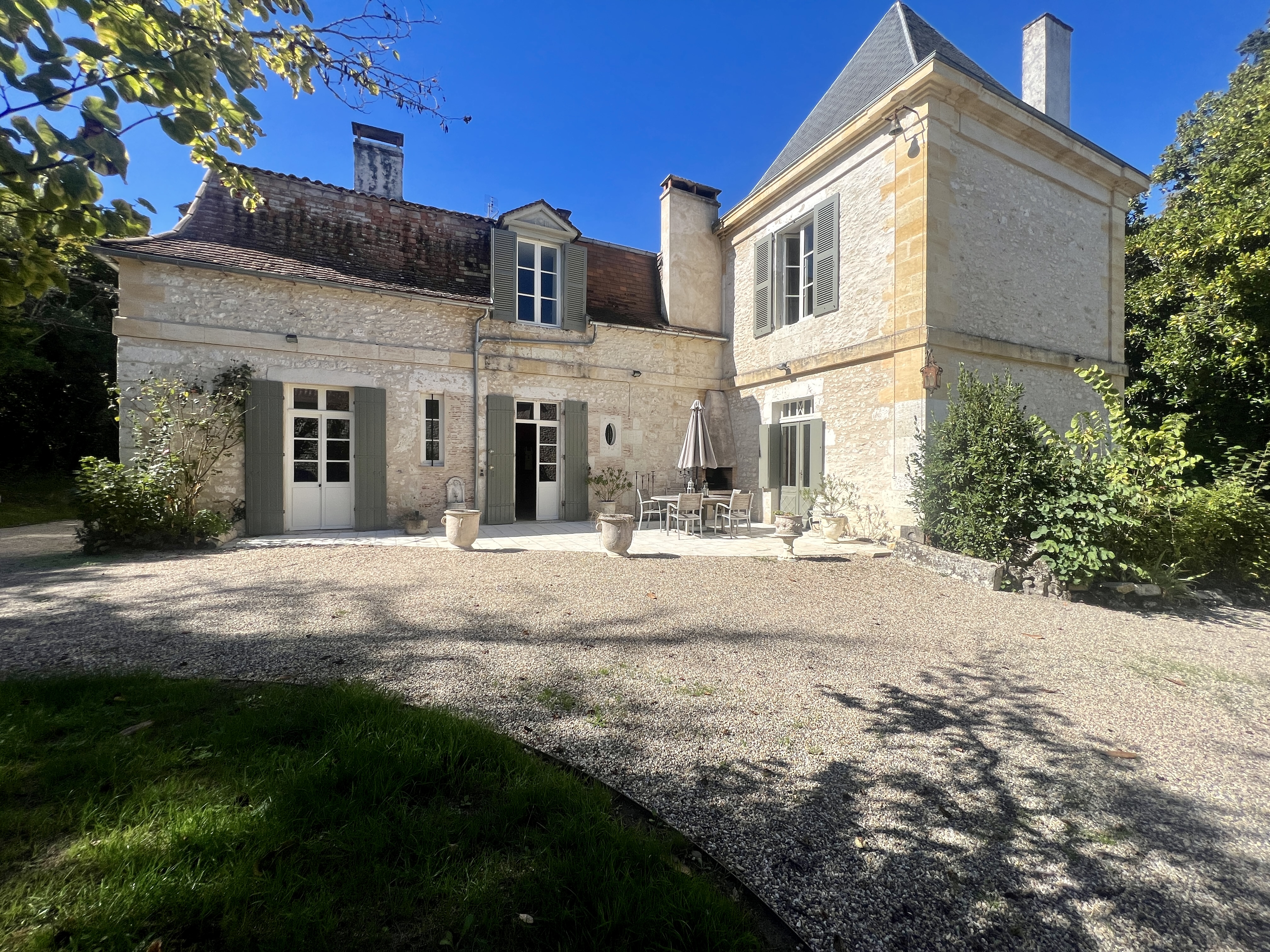French property for sale in Saint-André-et-Appelles, Gironde - €1,166,000 - photo 