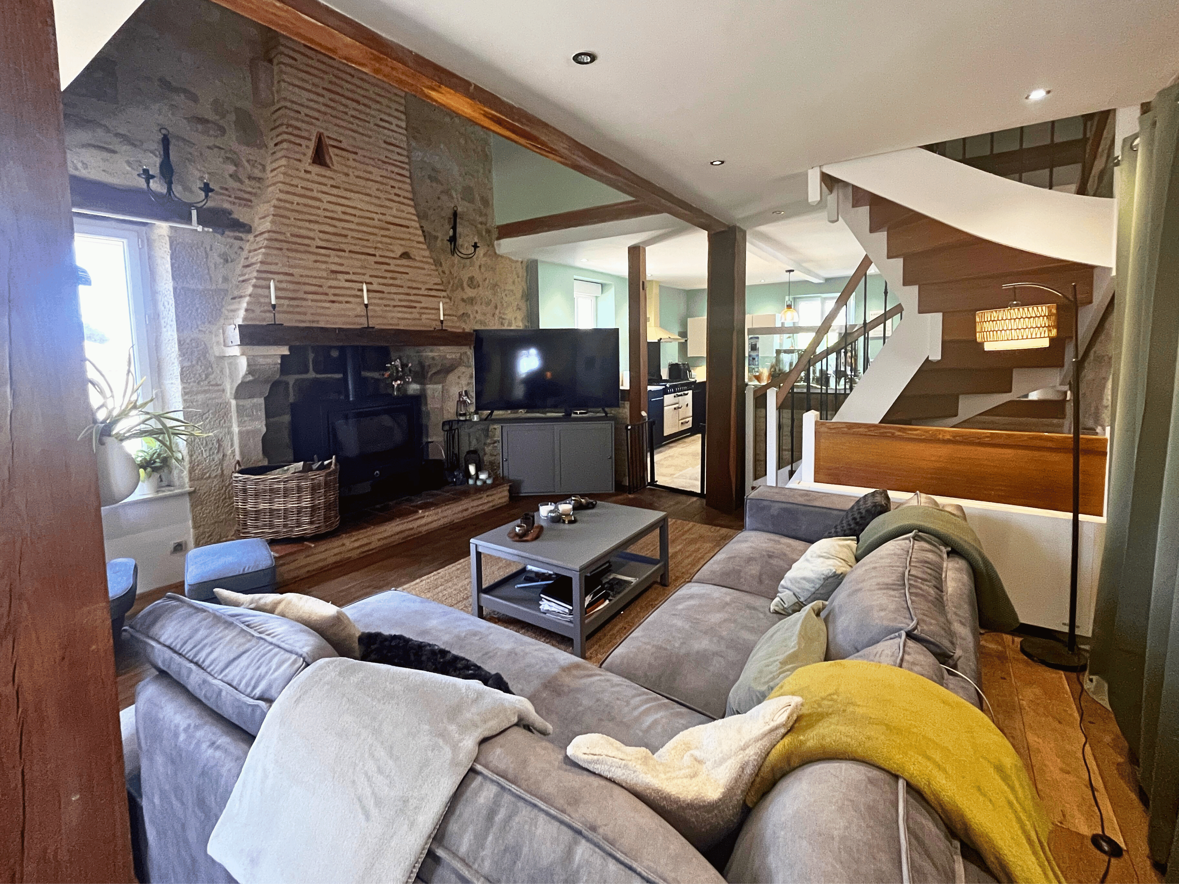 French property for sale in Lauzun, Lot-et-Garonne - €1,200,000 - photo 