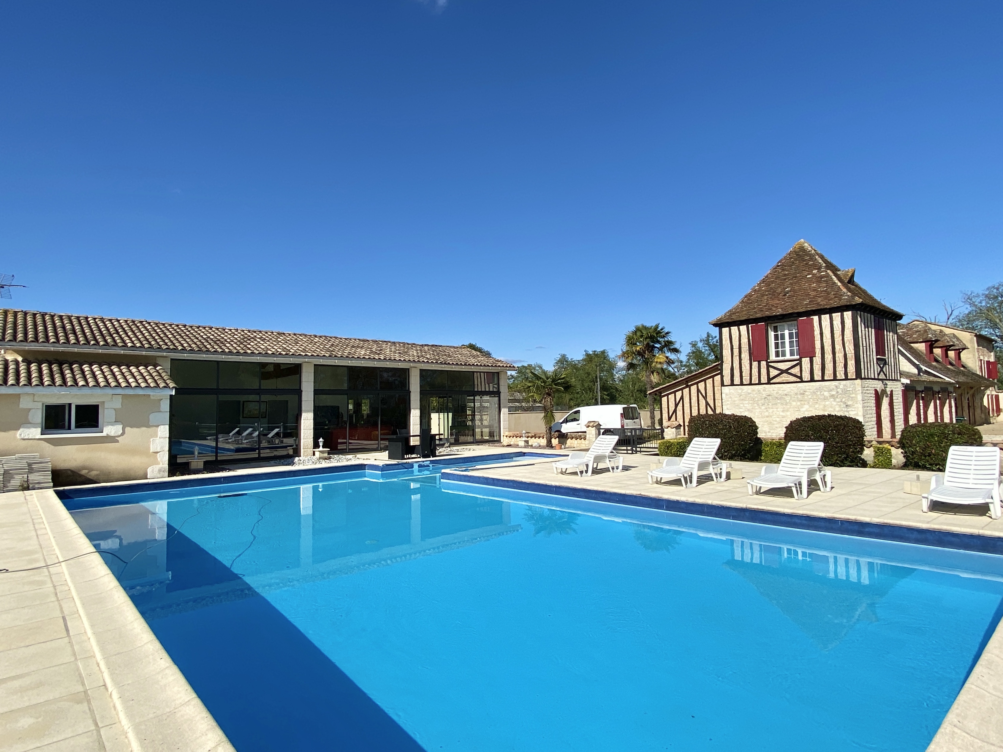 Propriété en France à vendre à Gardonne, Dordogne - &#8364;1 588 000 - photo 