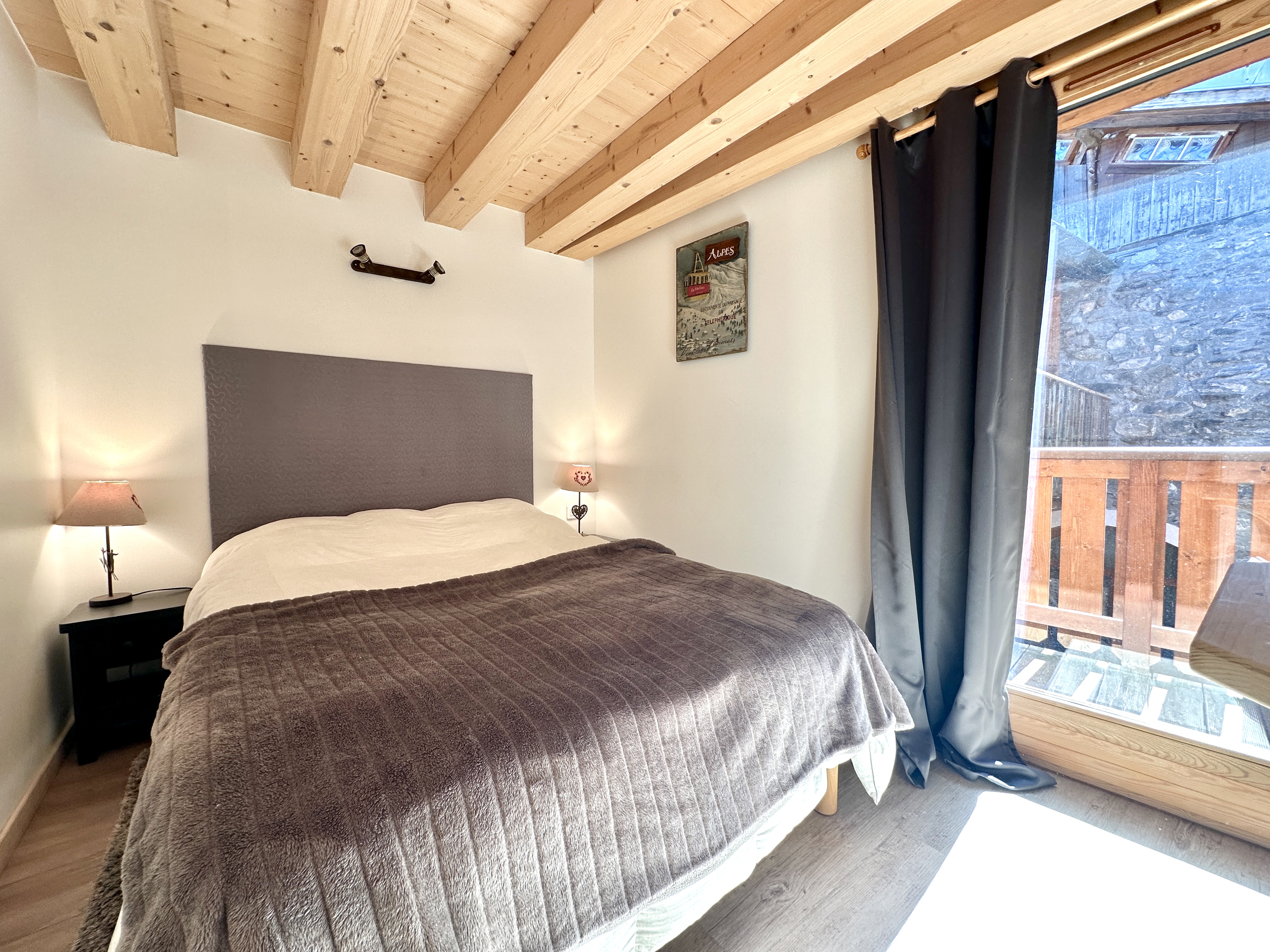 French property for sale in Courchevel, Savoie - €1,260,000 - photo 