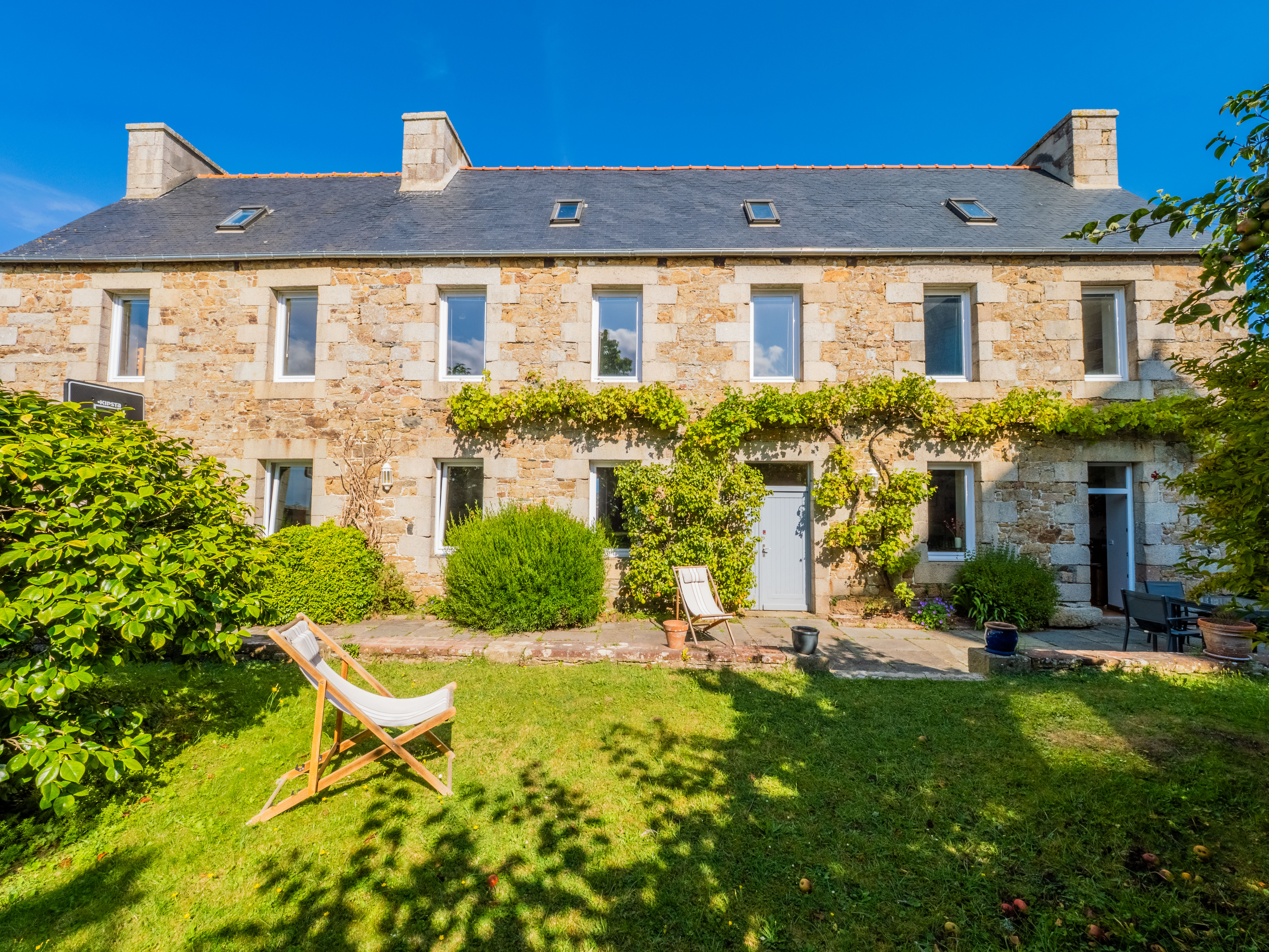 French property for sale in Perros-Guirec, Côtes-d'Armor - €1,343,000 - photo 