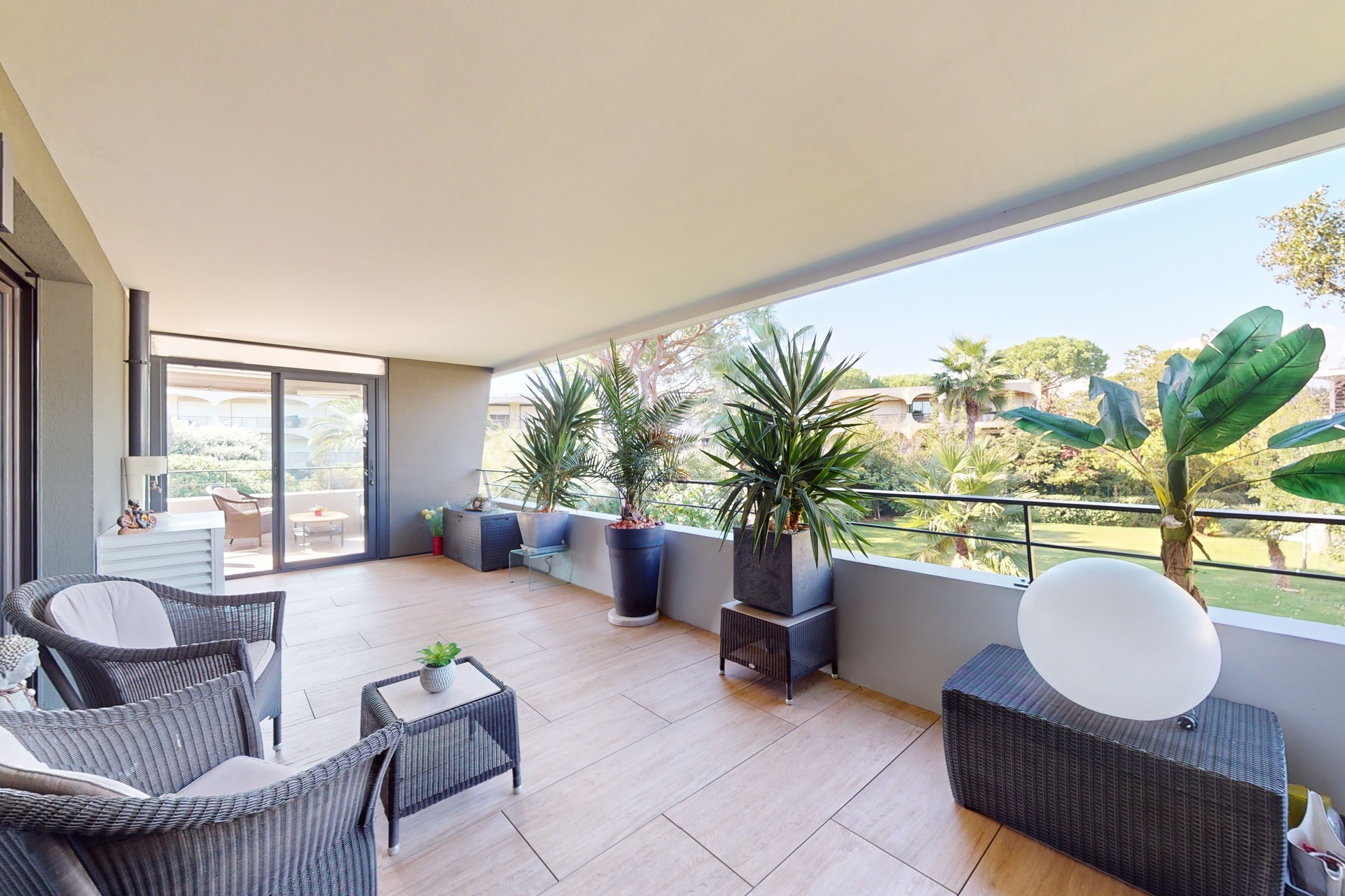Propriété en France à vendre à Villeneuve-Loubet, Alpes-Maritimes - &#8364;990 000 - photo 